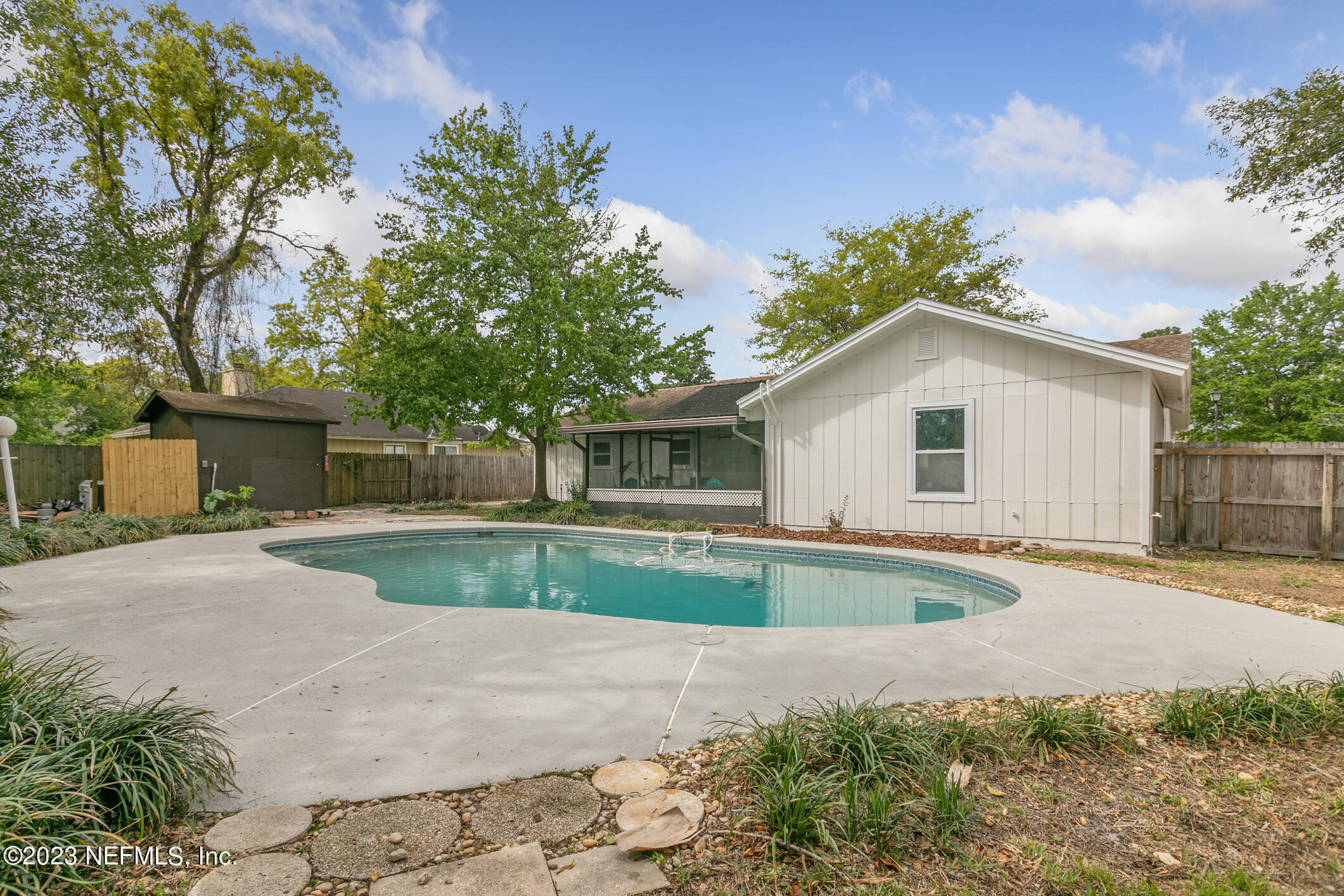 8329 CROSS TIMBERS DR E