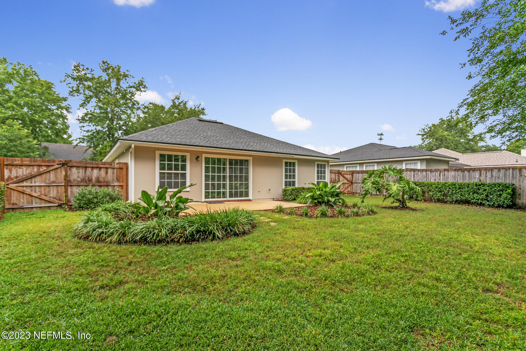 1663 SPRING BRANCH DR W