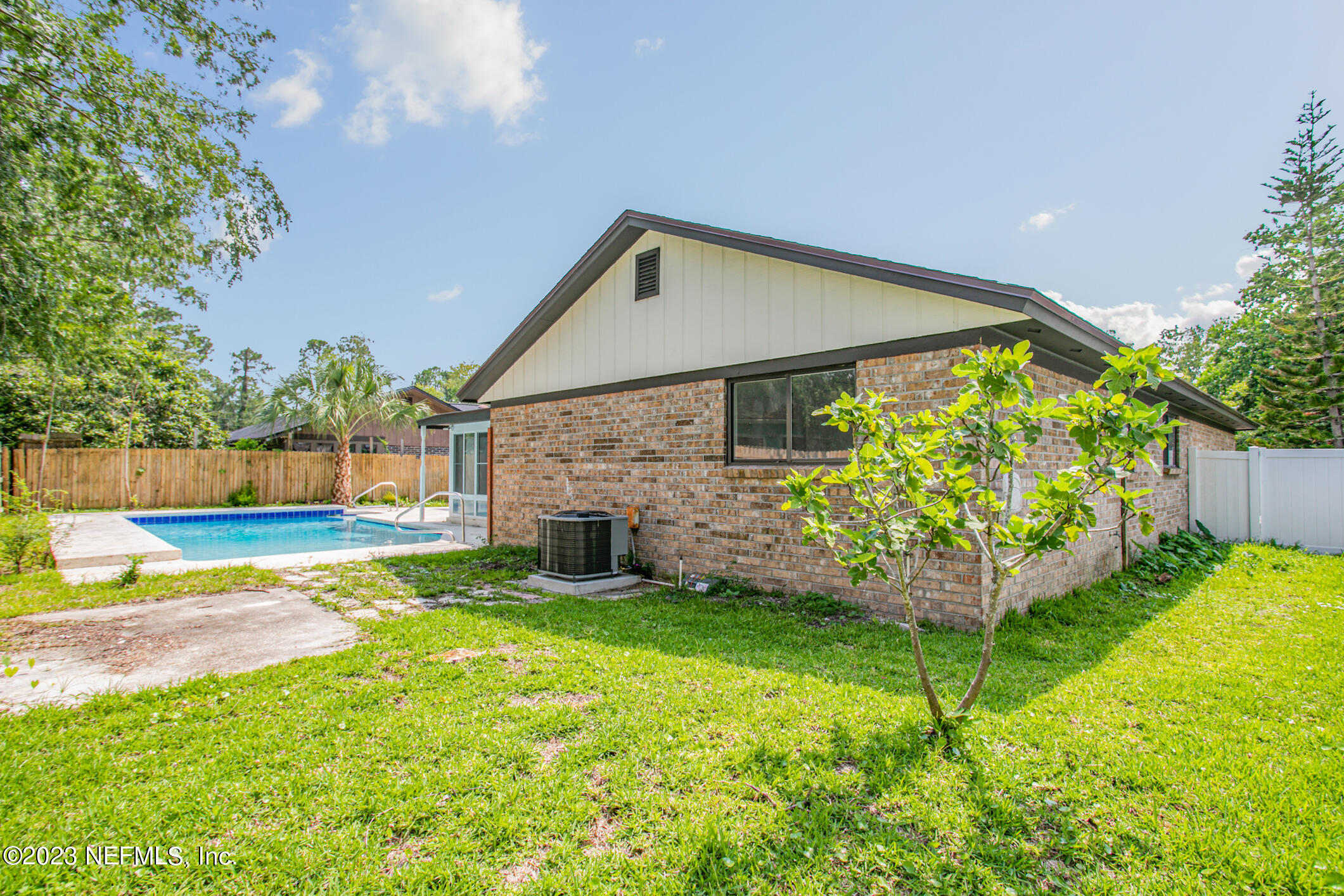 10521 INDIAN WALK RD