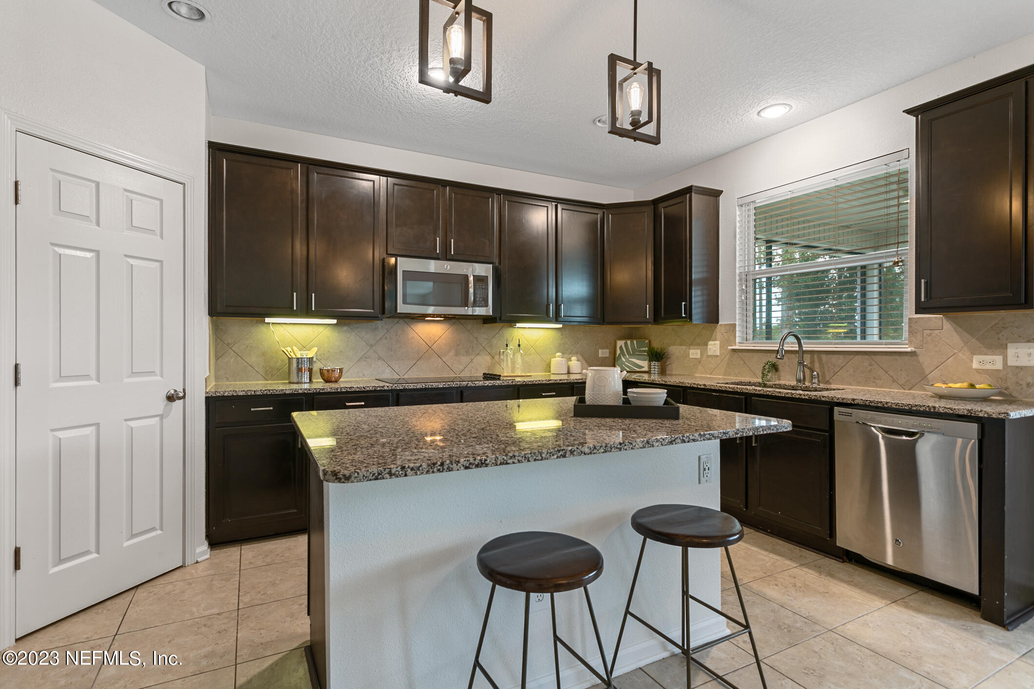 1082 WETLAND RIDGE CIR