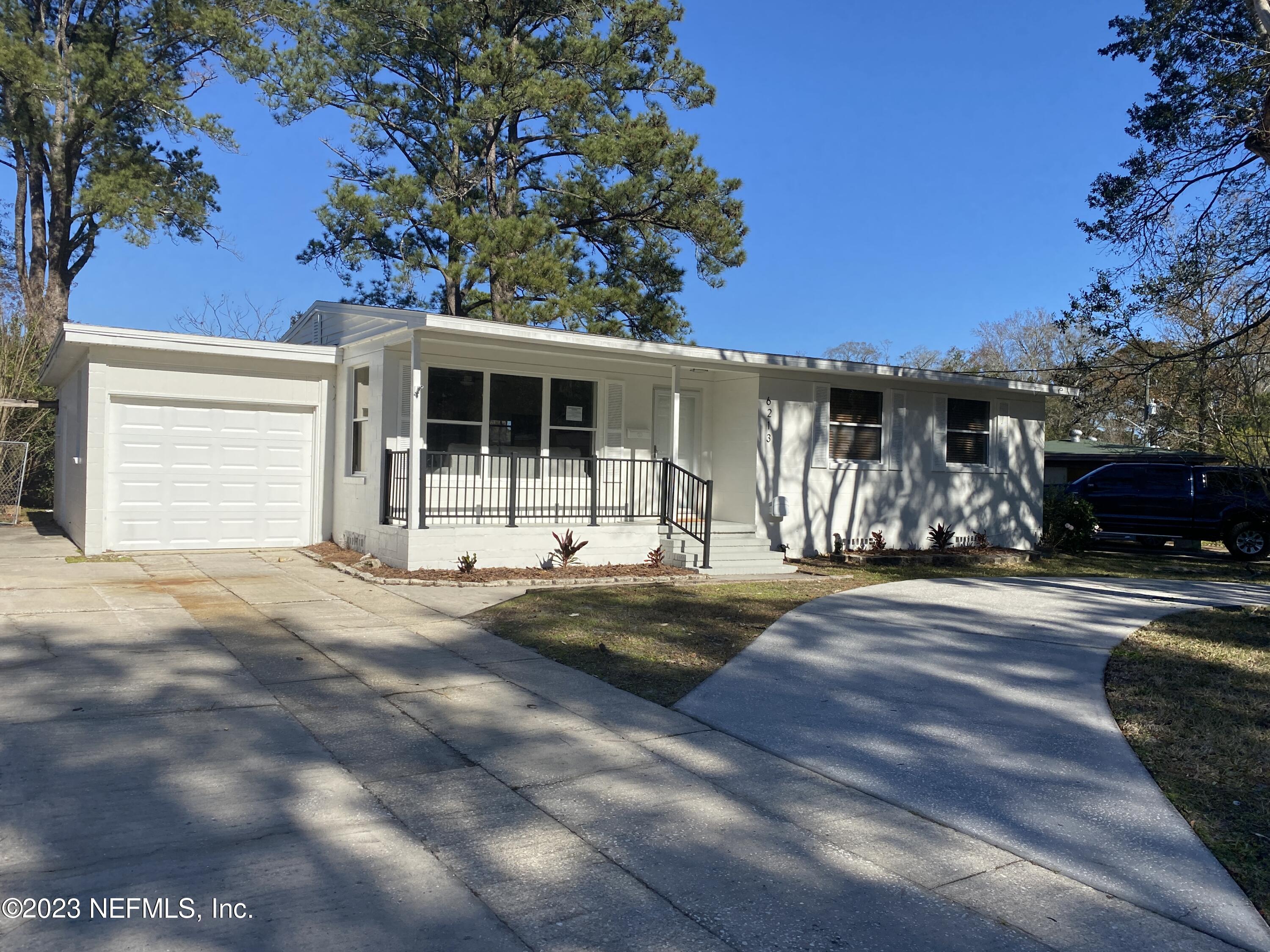 6213 MERCADO DR