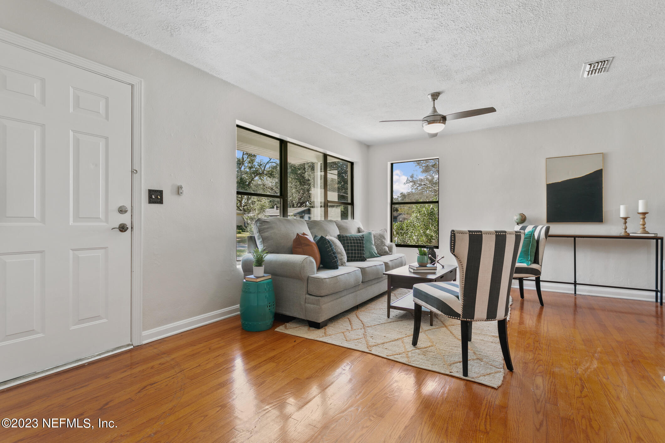 6213 MERCADO DR