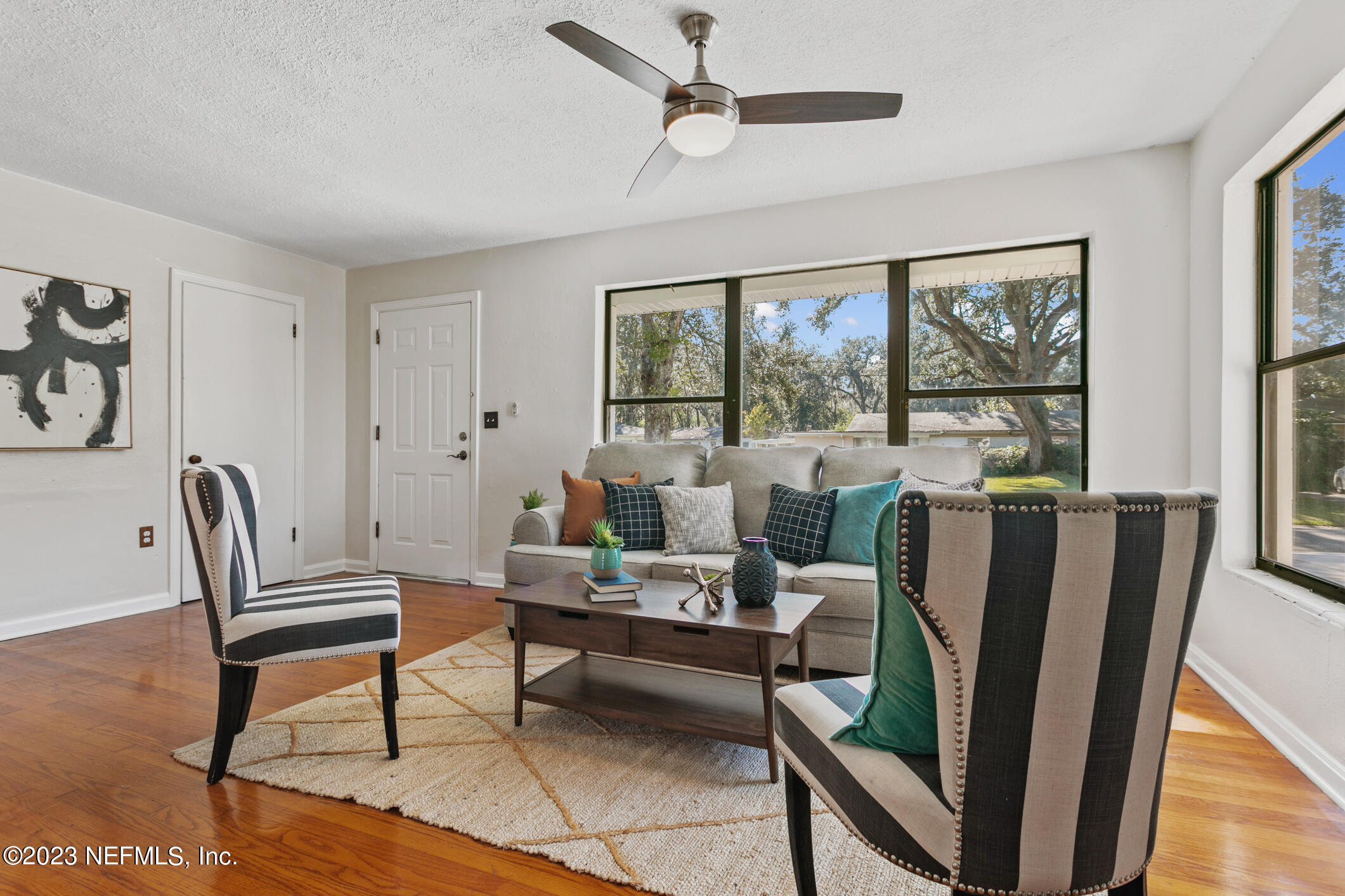 6213 MERCADO DR