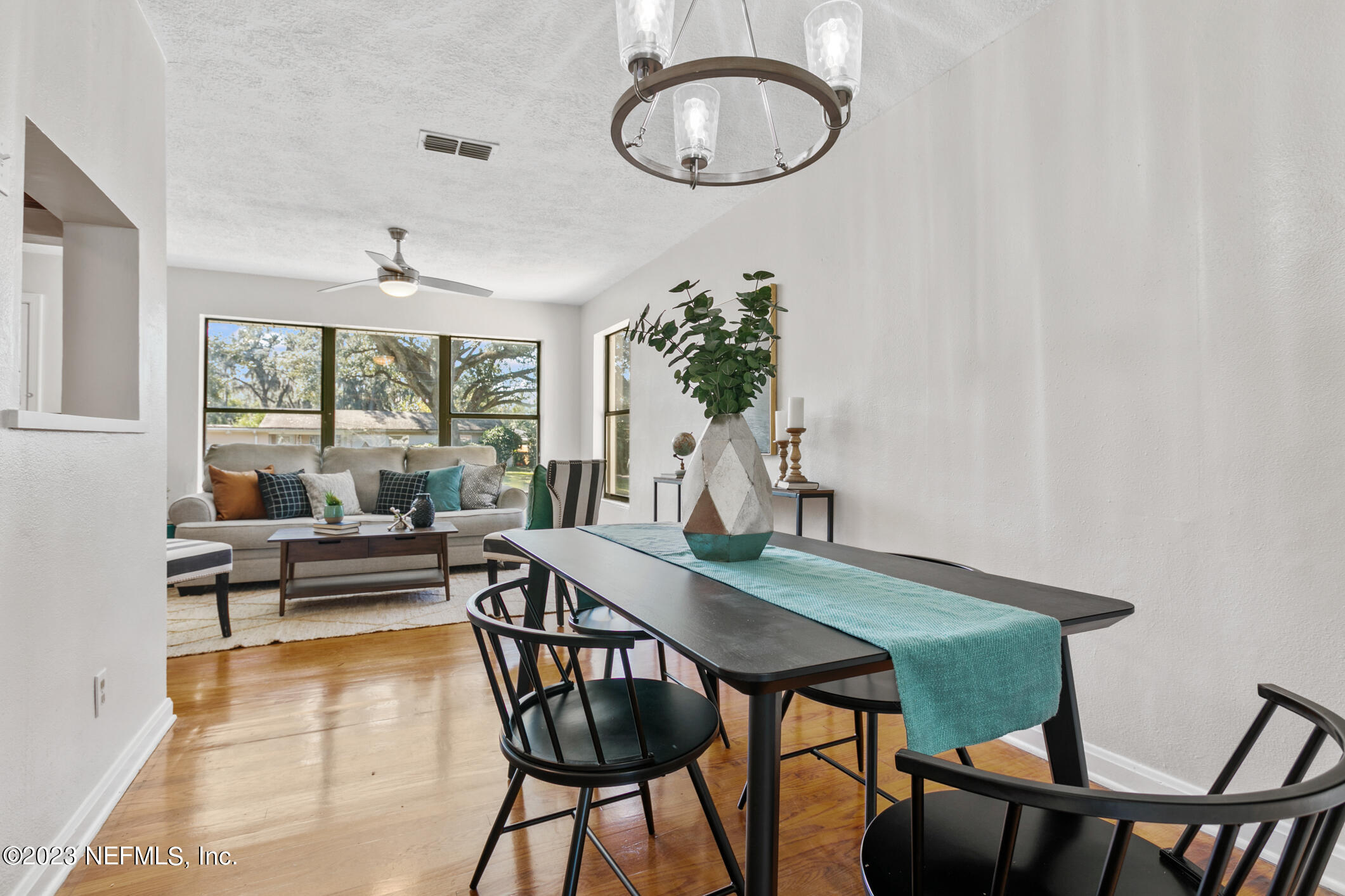 6213 MERCADO DR