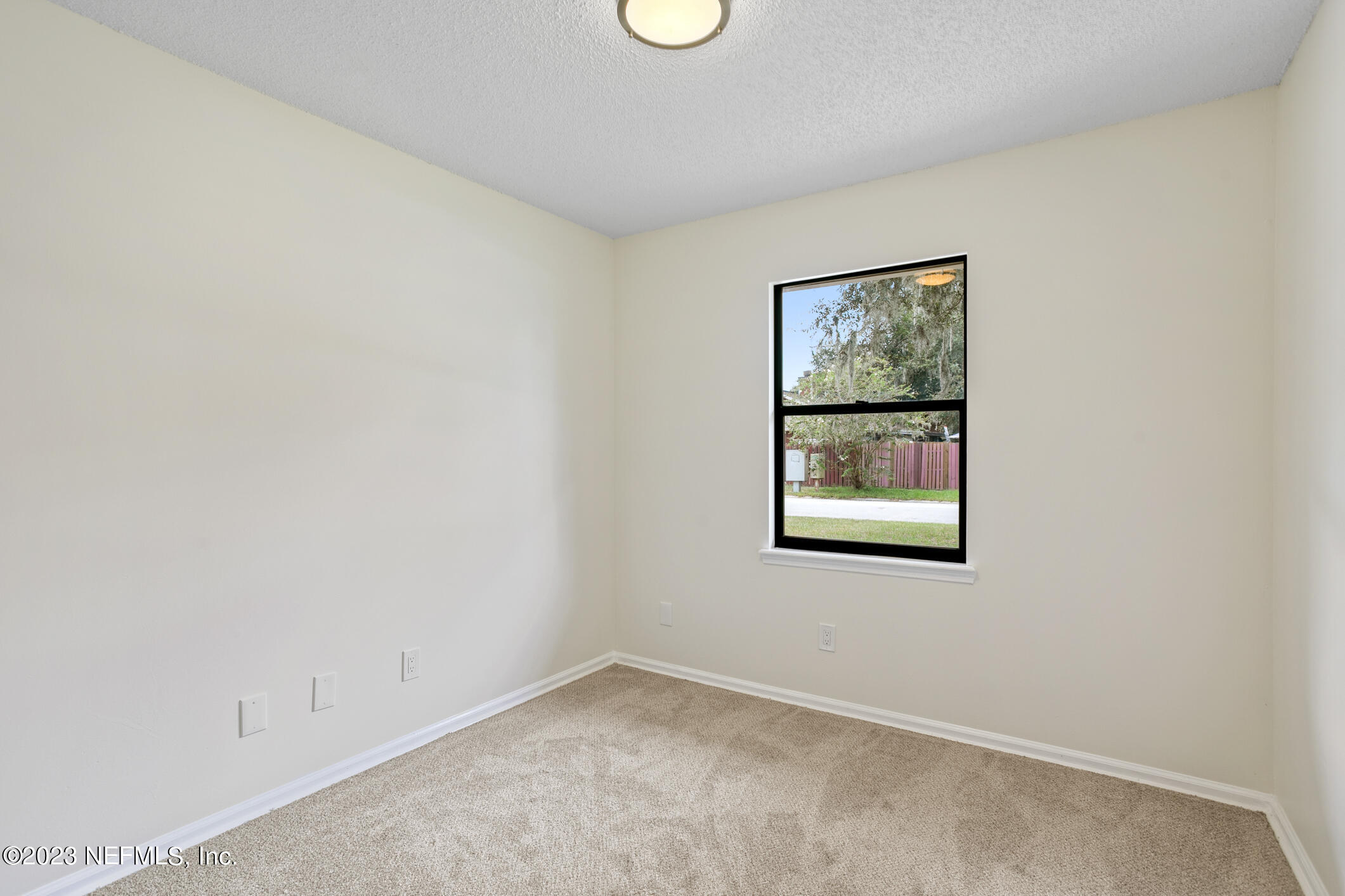 2159 FEATHERWOOD DR E