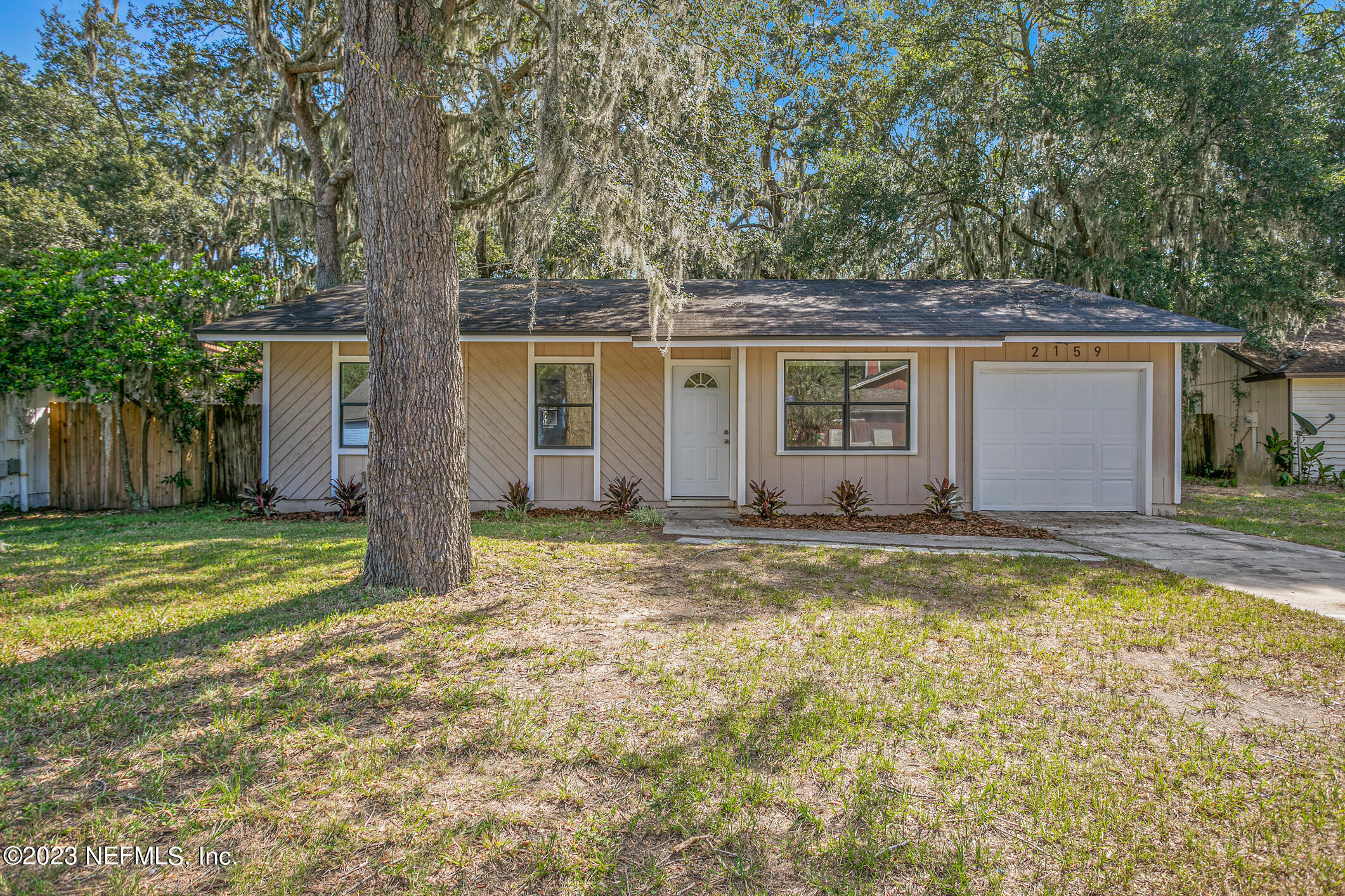 2159 FEATHERWOOD DR E