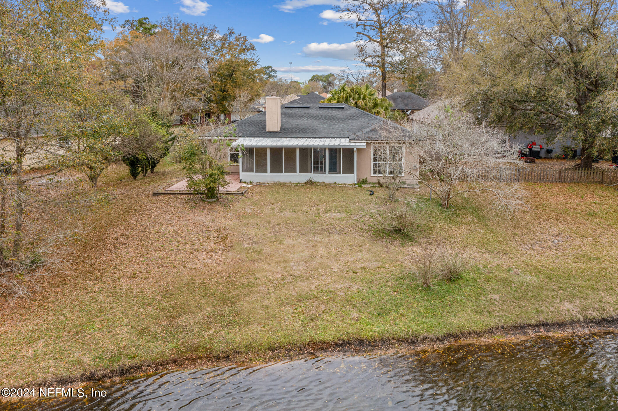 1665 SPRING OAKS Lane