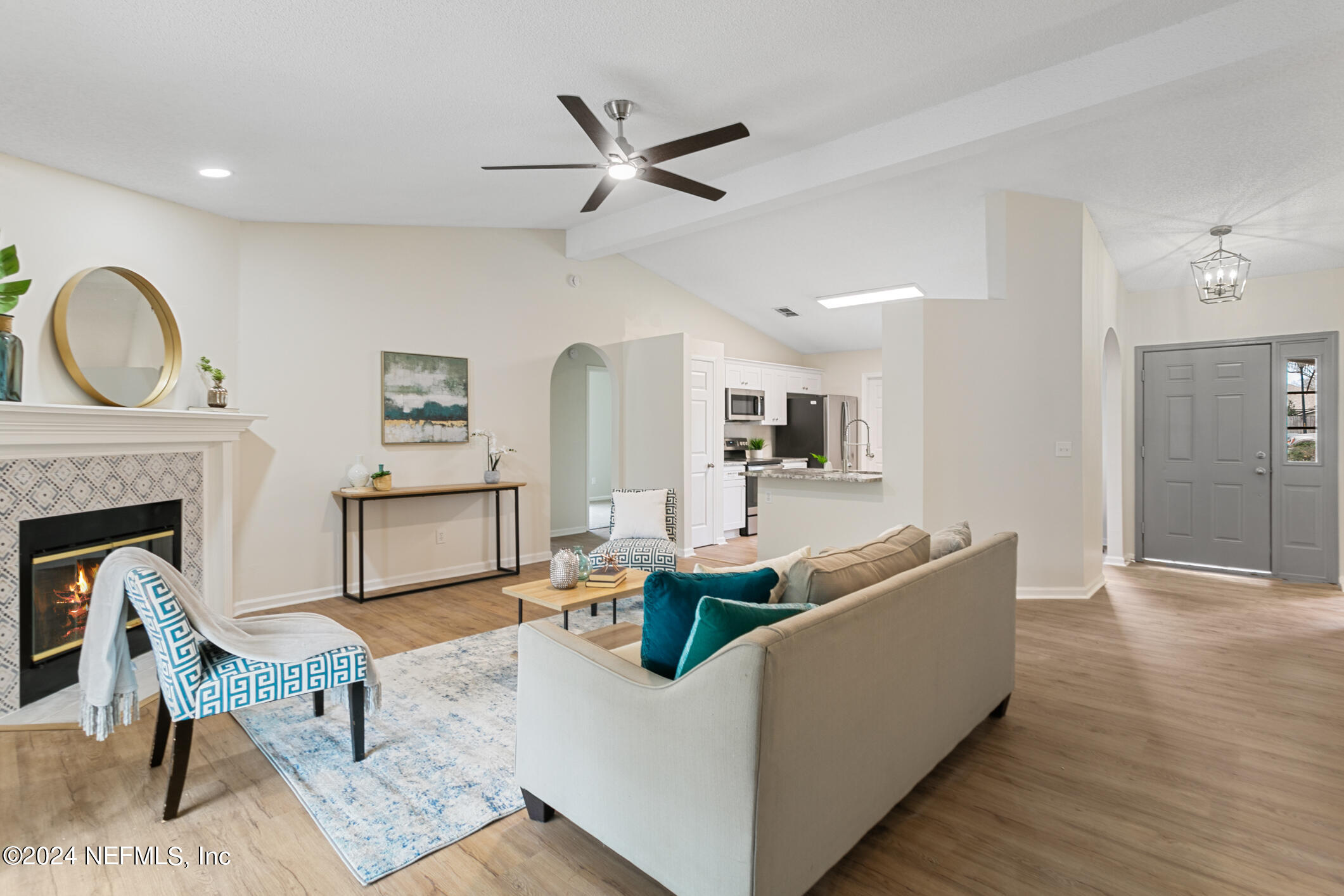 1665 SPRING OAKS Lane