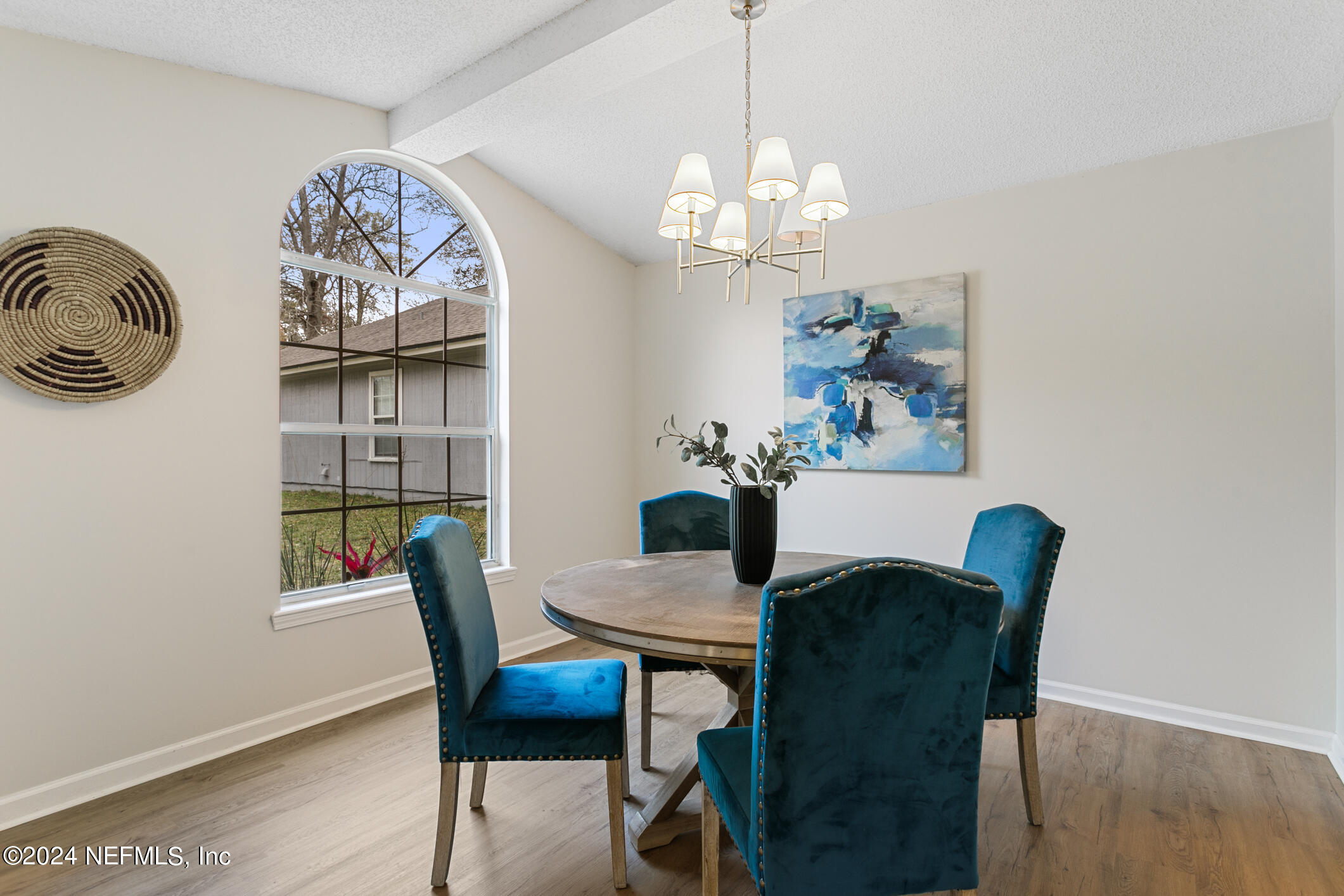 1665 SPRING OAKS Lane