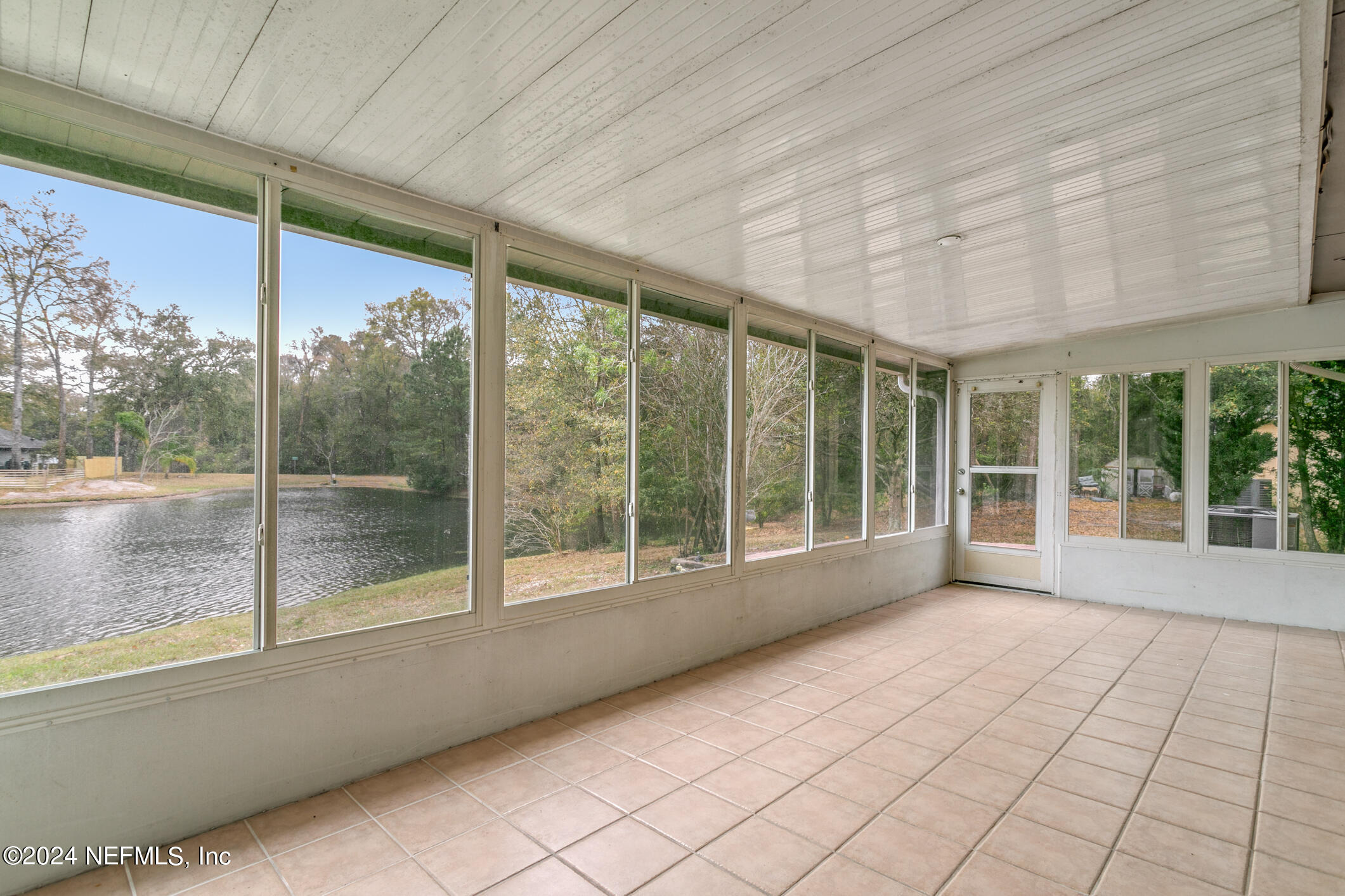 1665 SPRING OAKS Lane
