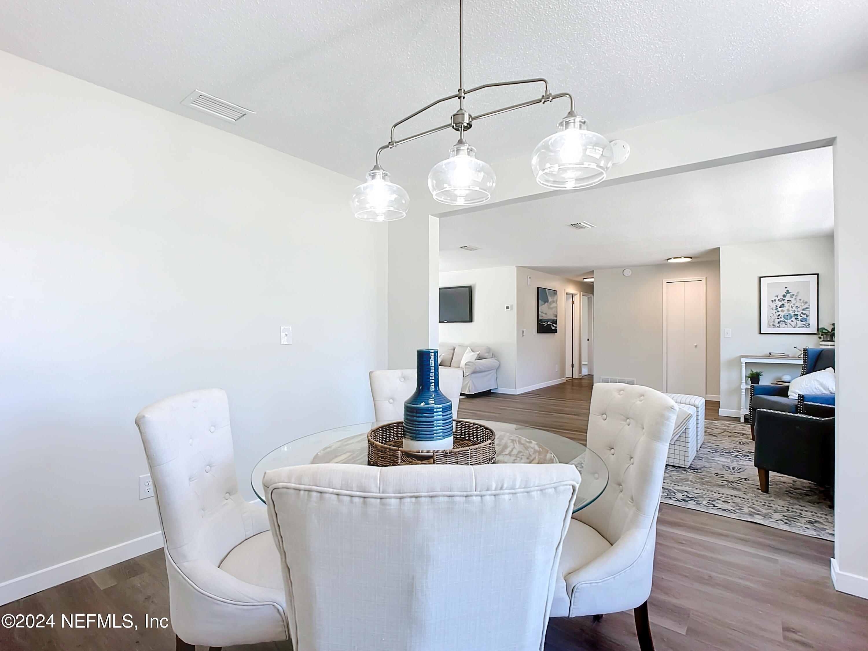 582 VALDERIA Drive