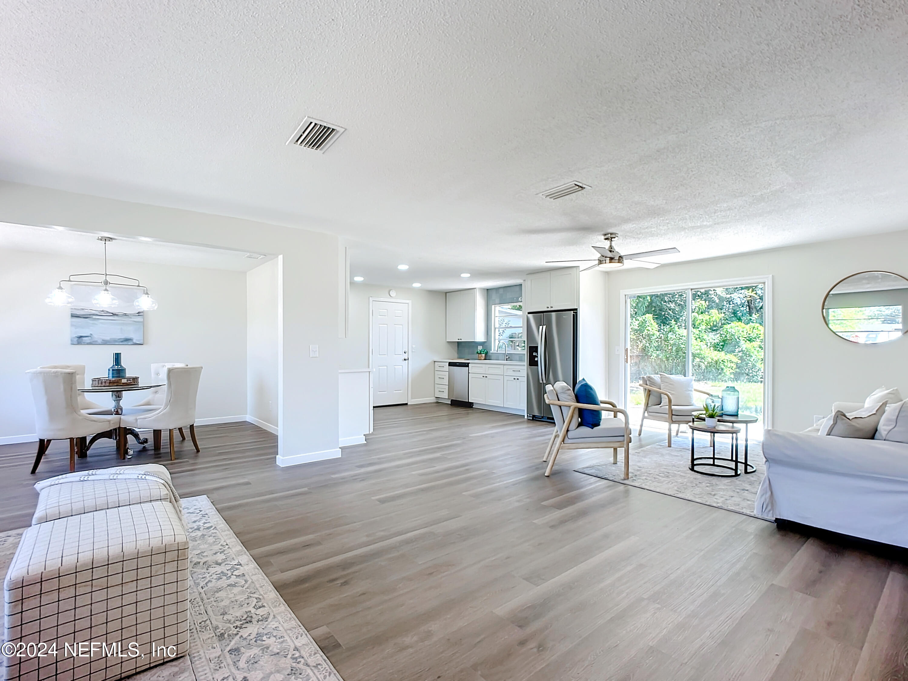 582 VALDERIA Drive