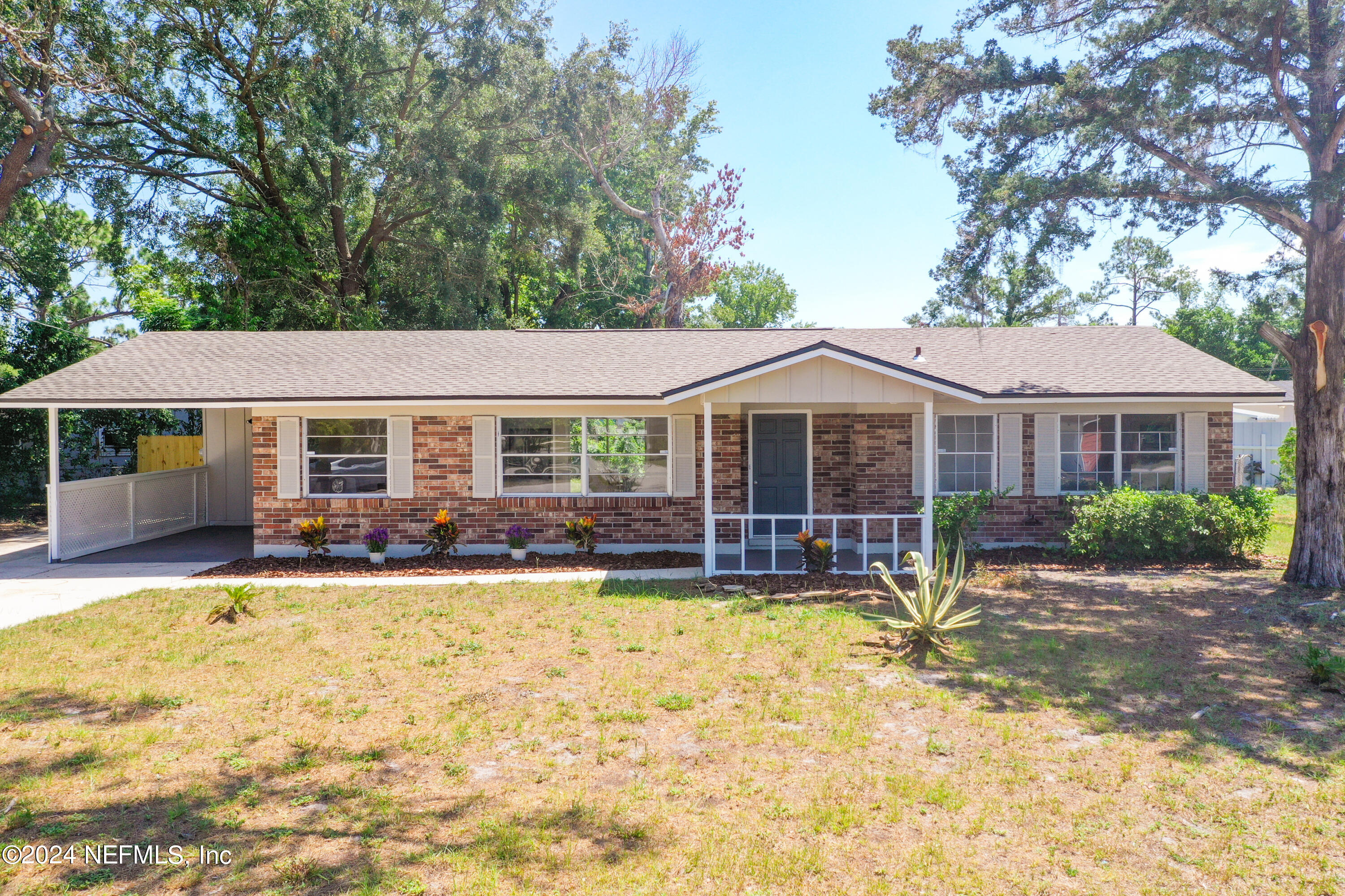 582 VALDERIA Drive