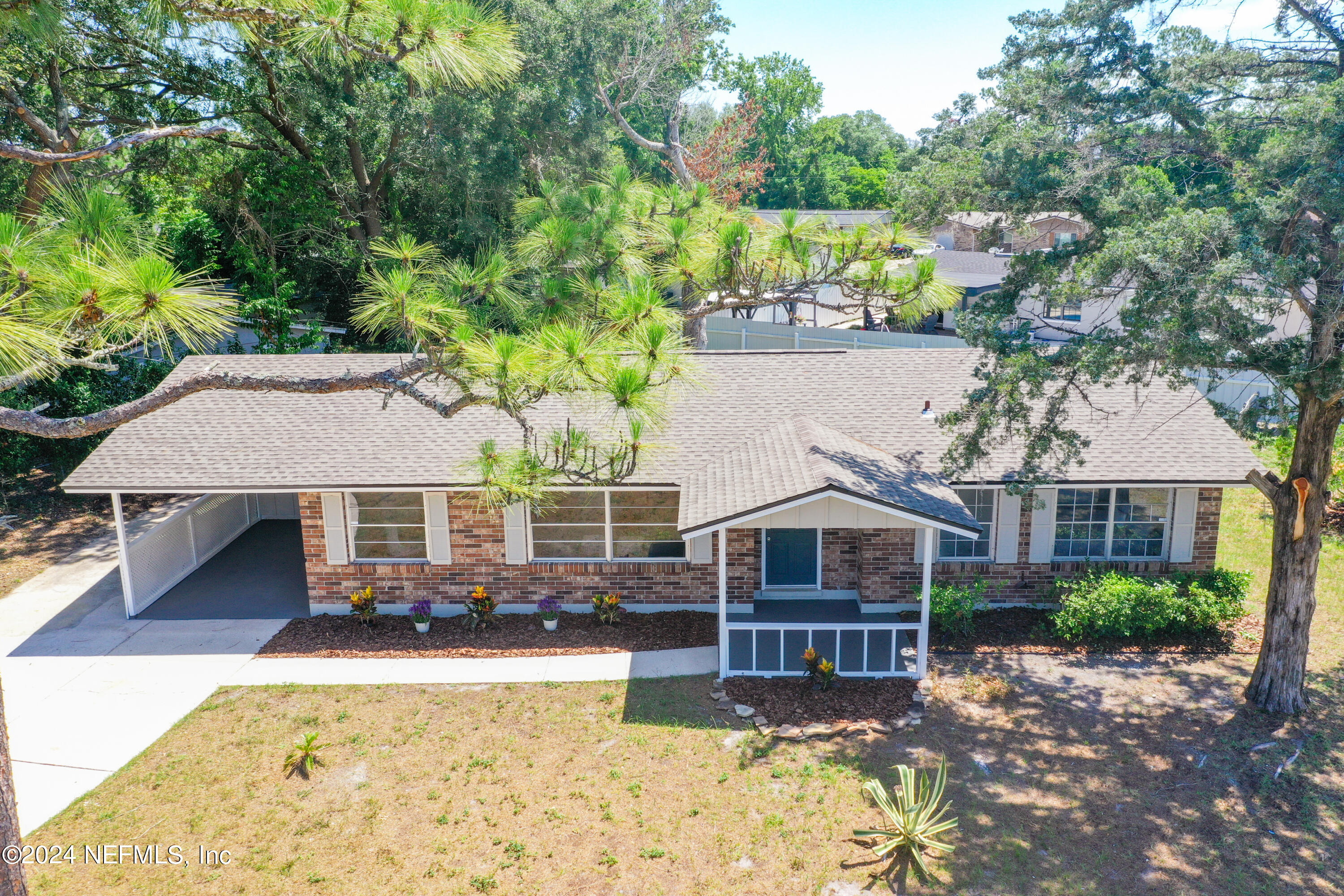 582 VALDERIA Drive