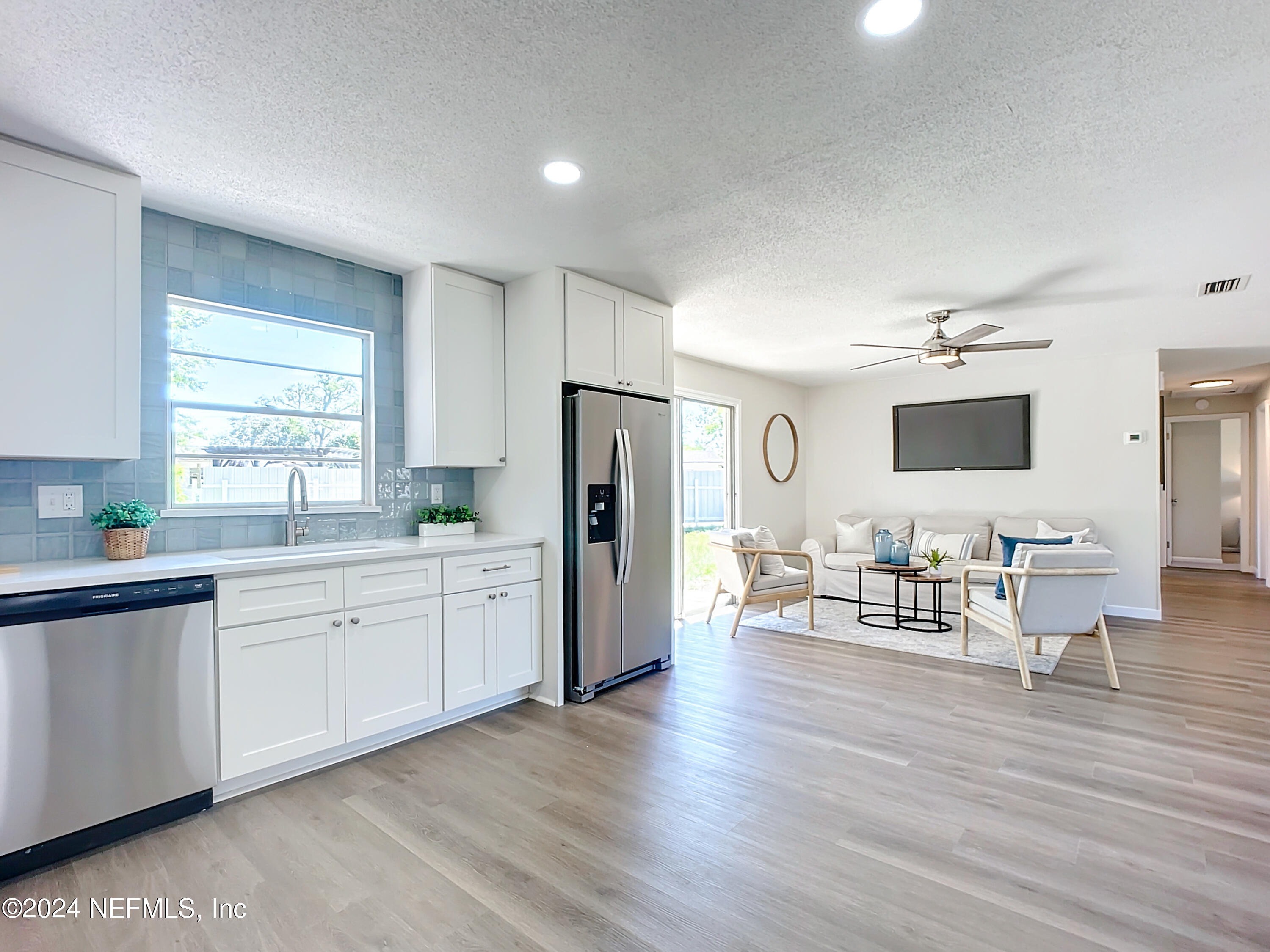 582 VALDERIA Drive