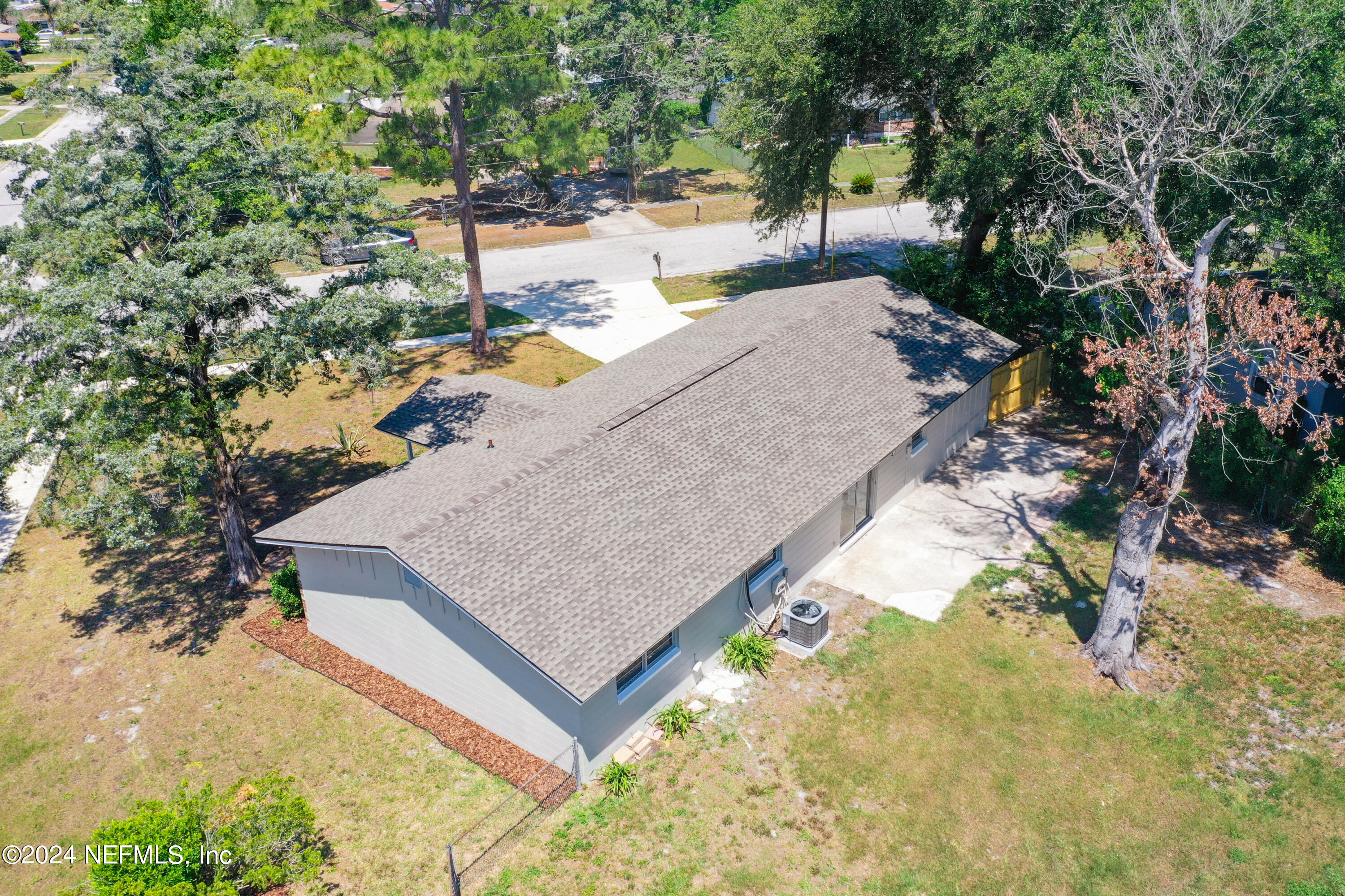 582 VALDERIA Drive