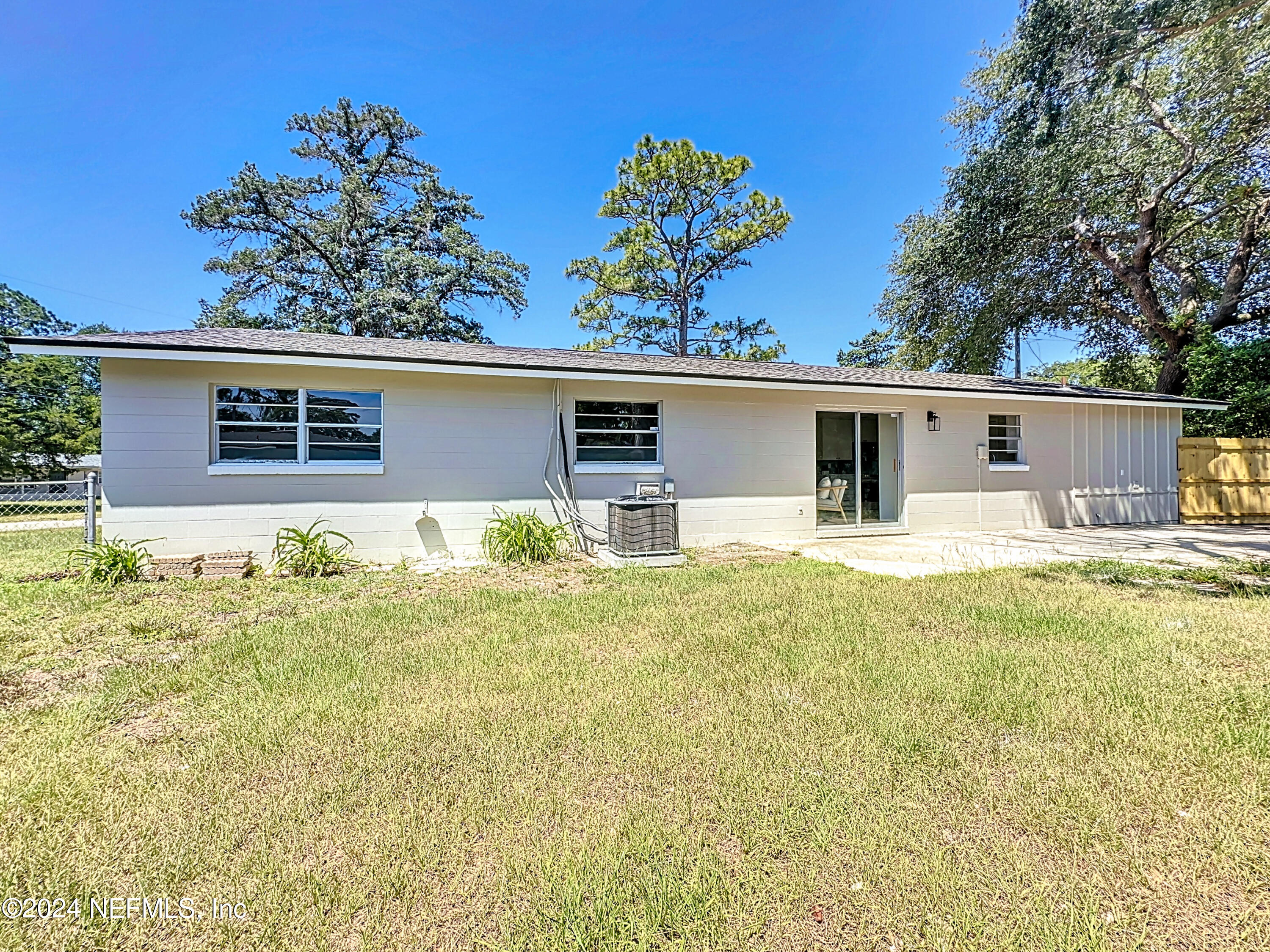 582 VALDERIA Drive