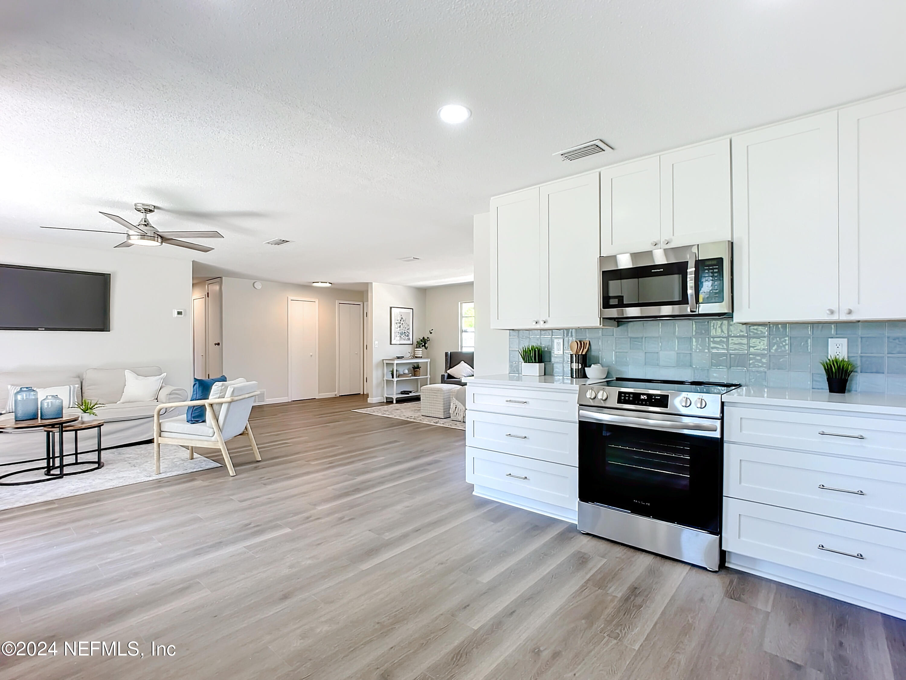 582 VALDERIA Drive