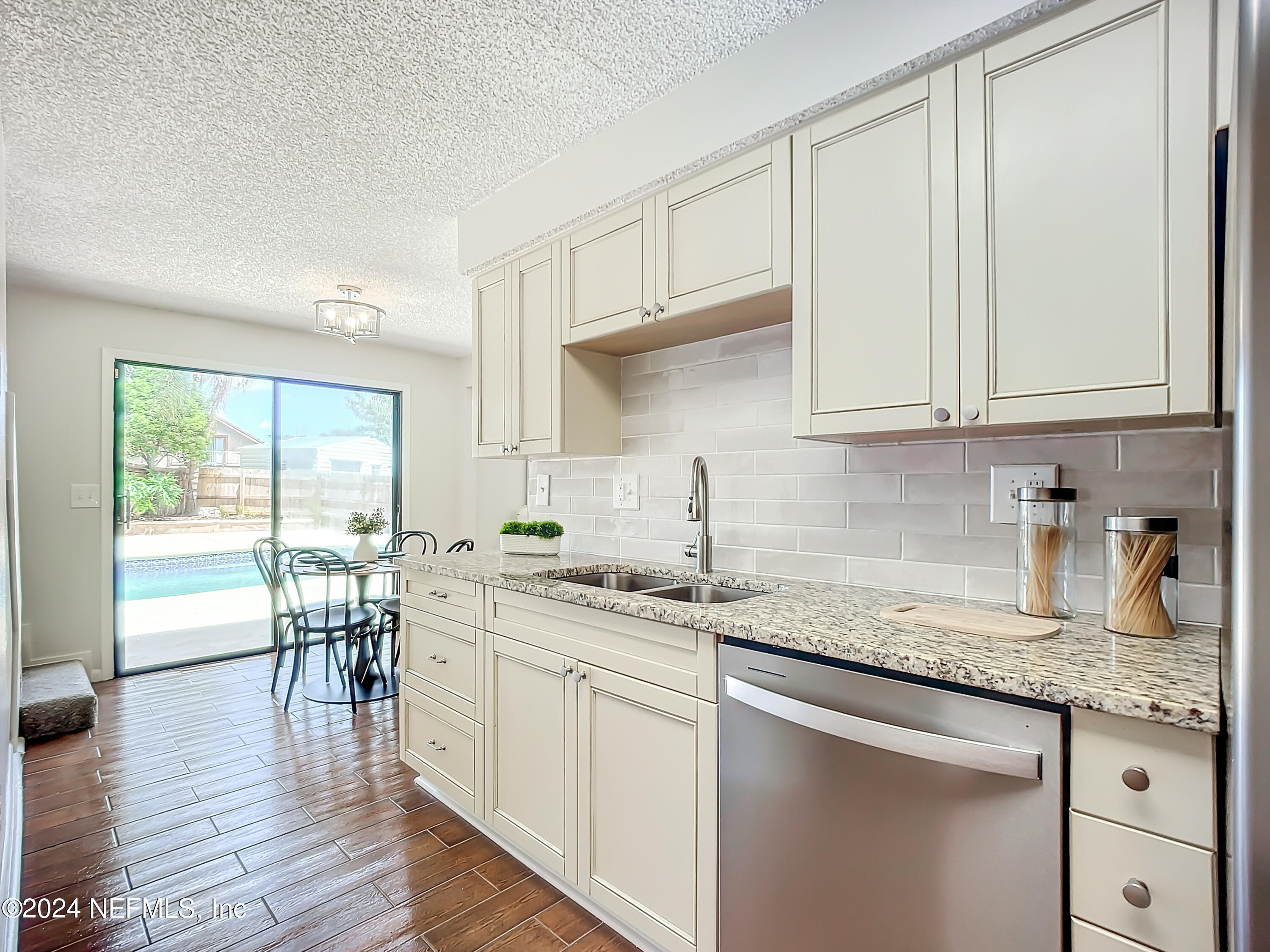 8357 CHIMNEY OAK Drive
