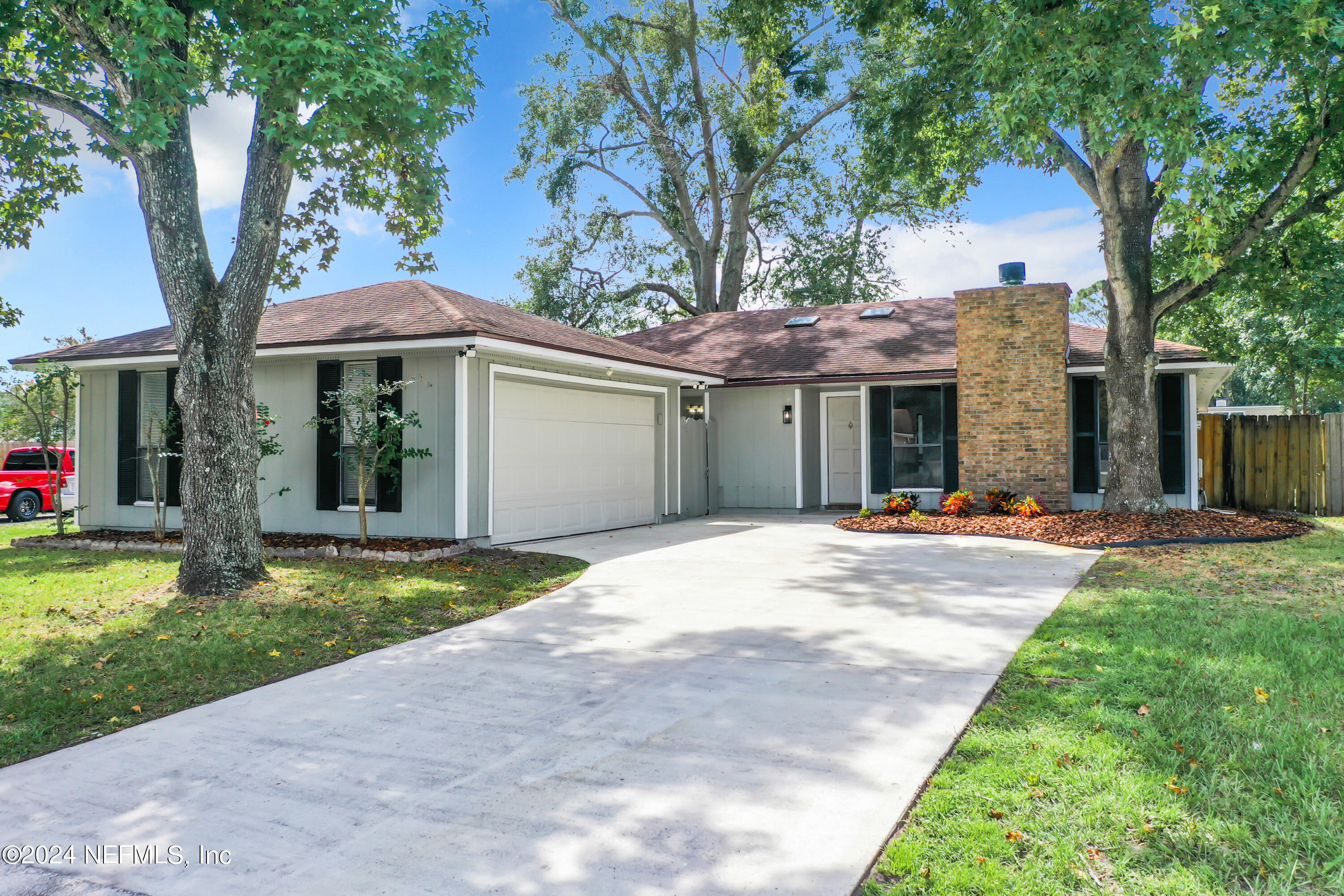 8482 BLUESTEM Court