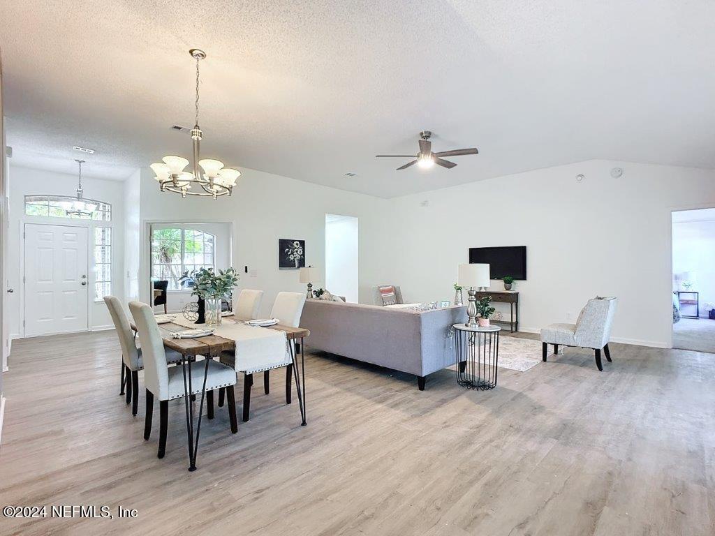 528 BAY HOLLOW Court