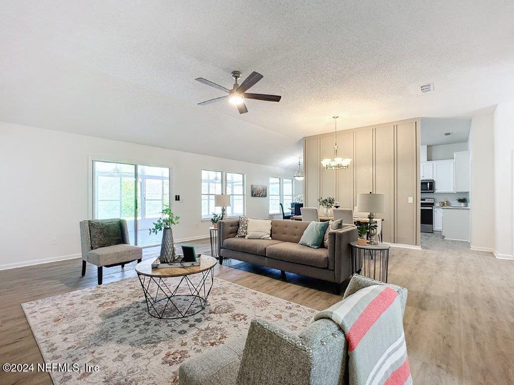 528 BAY HOLLOW Court