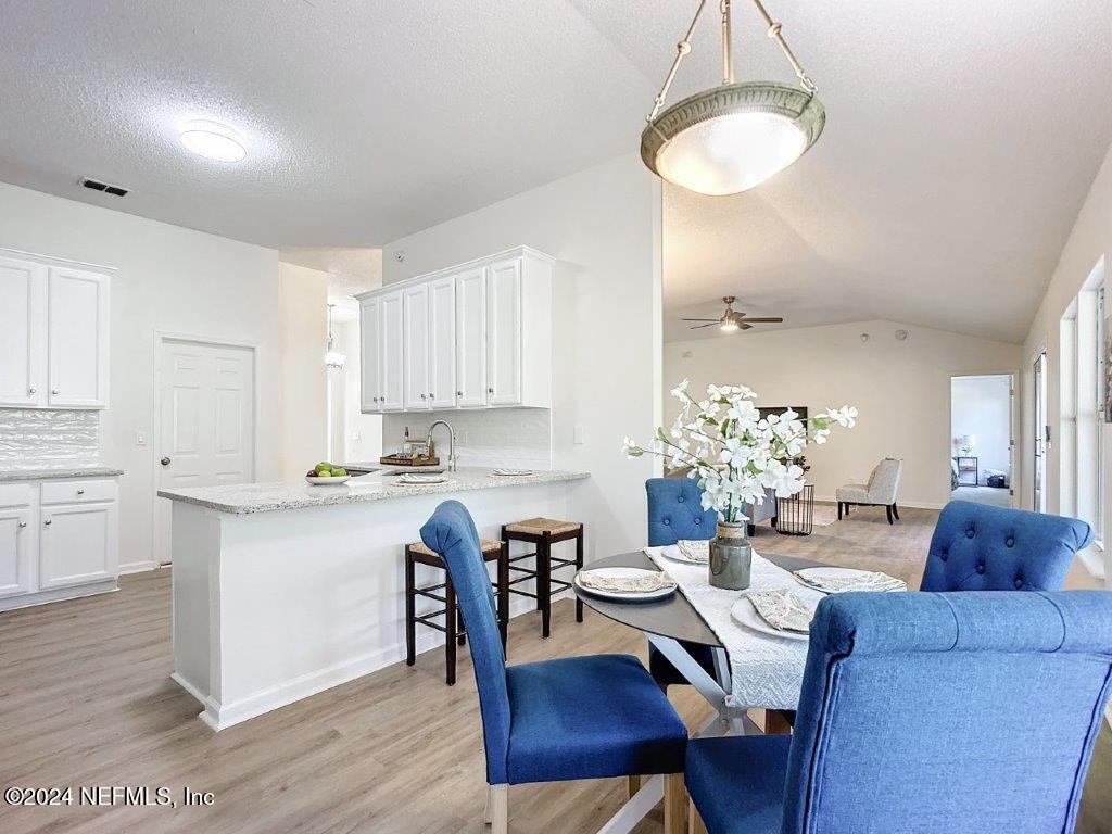 528 BAY HOLLOW Court