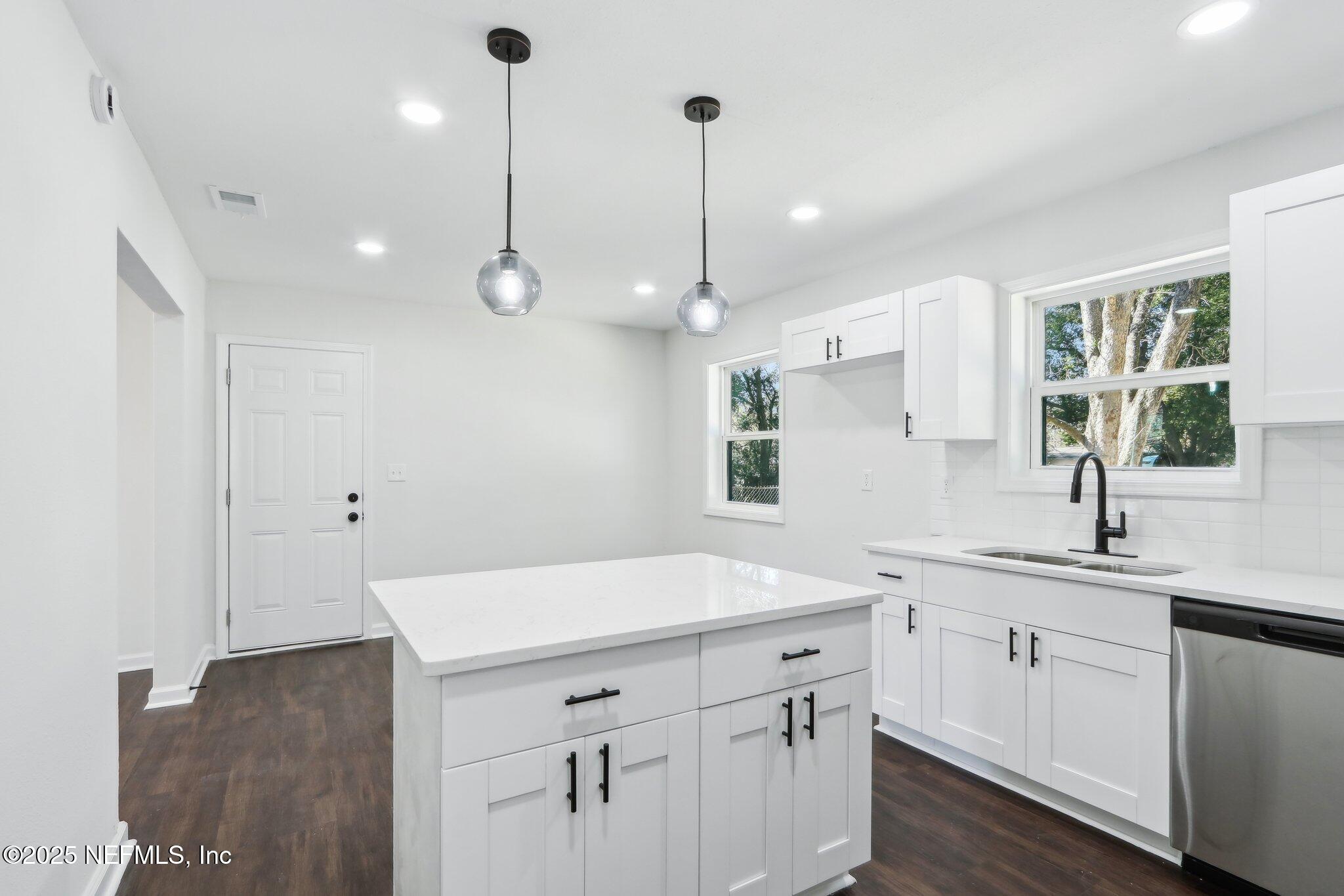 2432 COTILLION Road