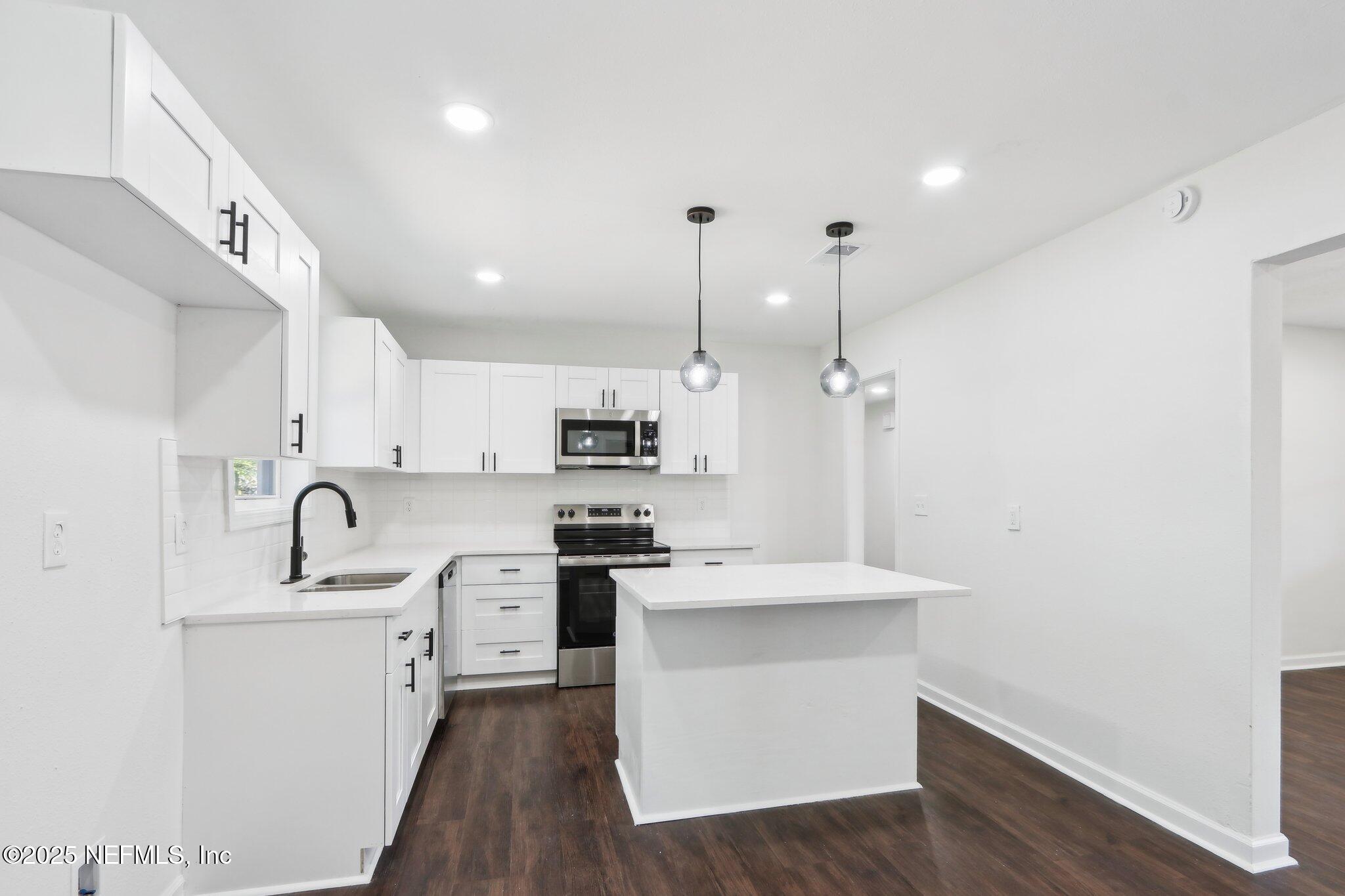2432 COTILLION Road