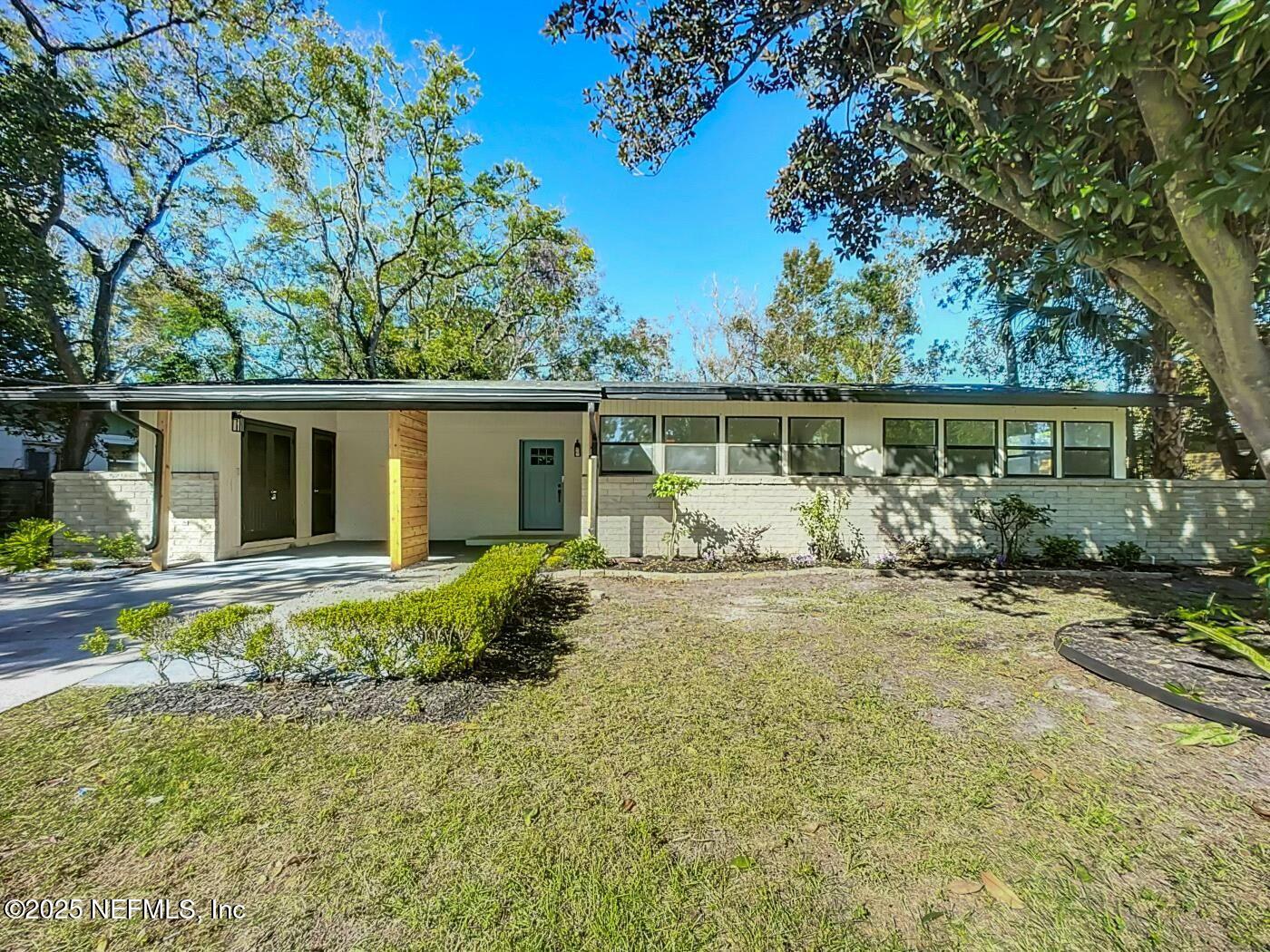 7446 SPINOLA Road