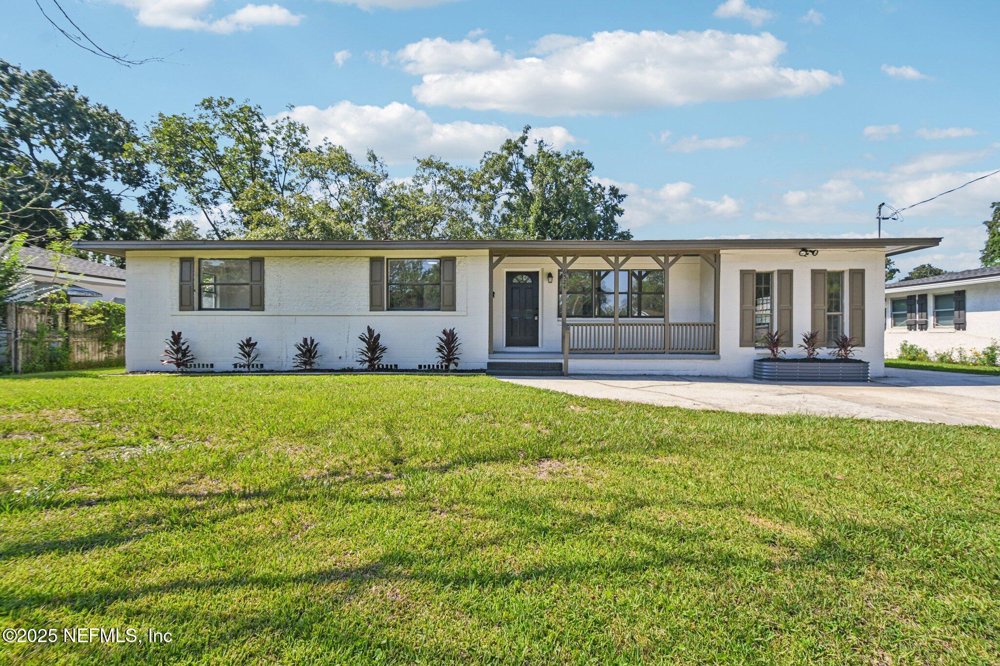 6524 SOLANDRA Drive