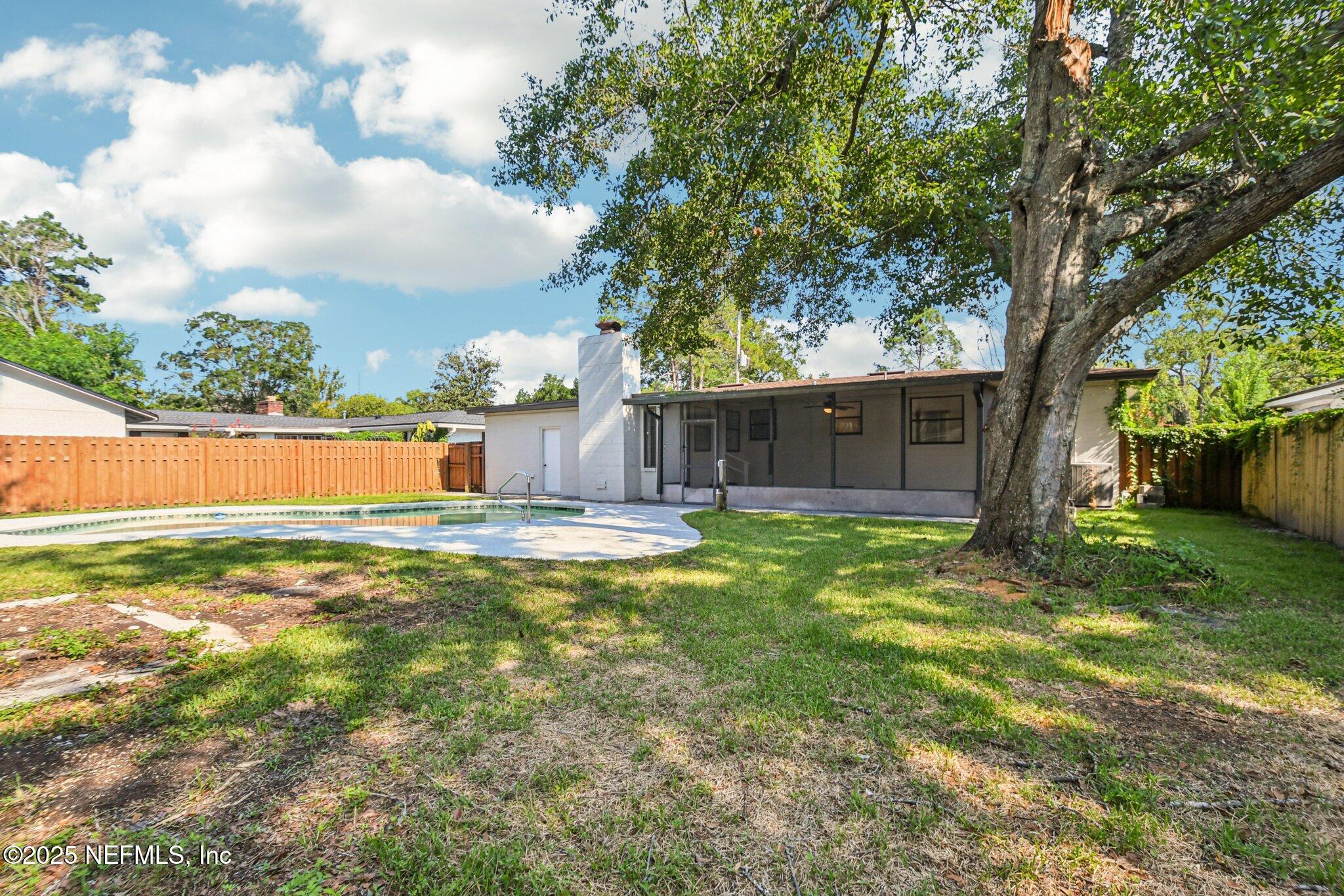 6524 SOLANDRA Drive