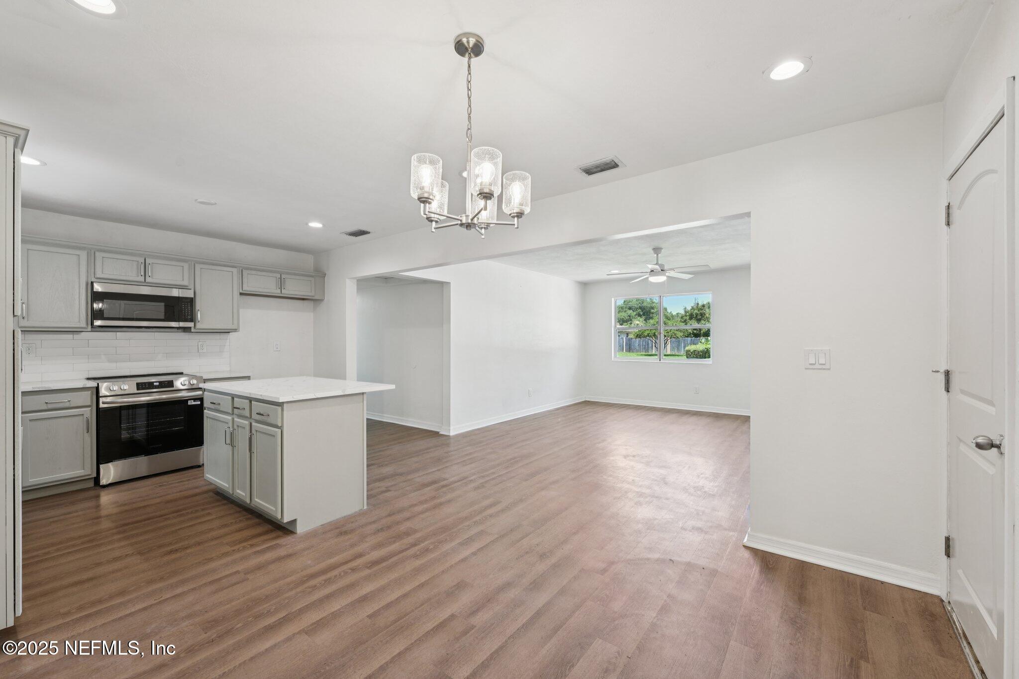 6918 GREENHOLLY Drive