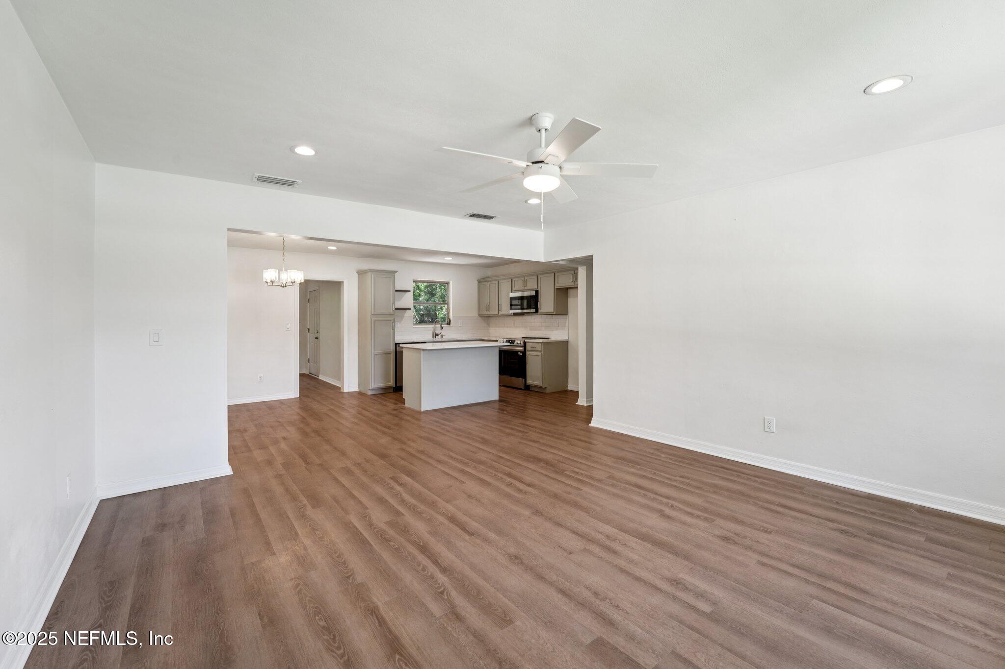 6918 GREENHOLLY Drive