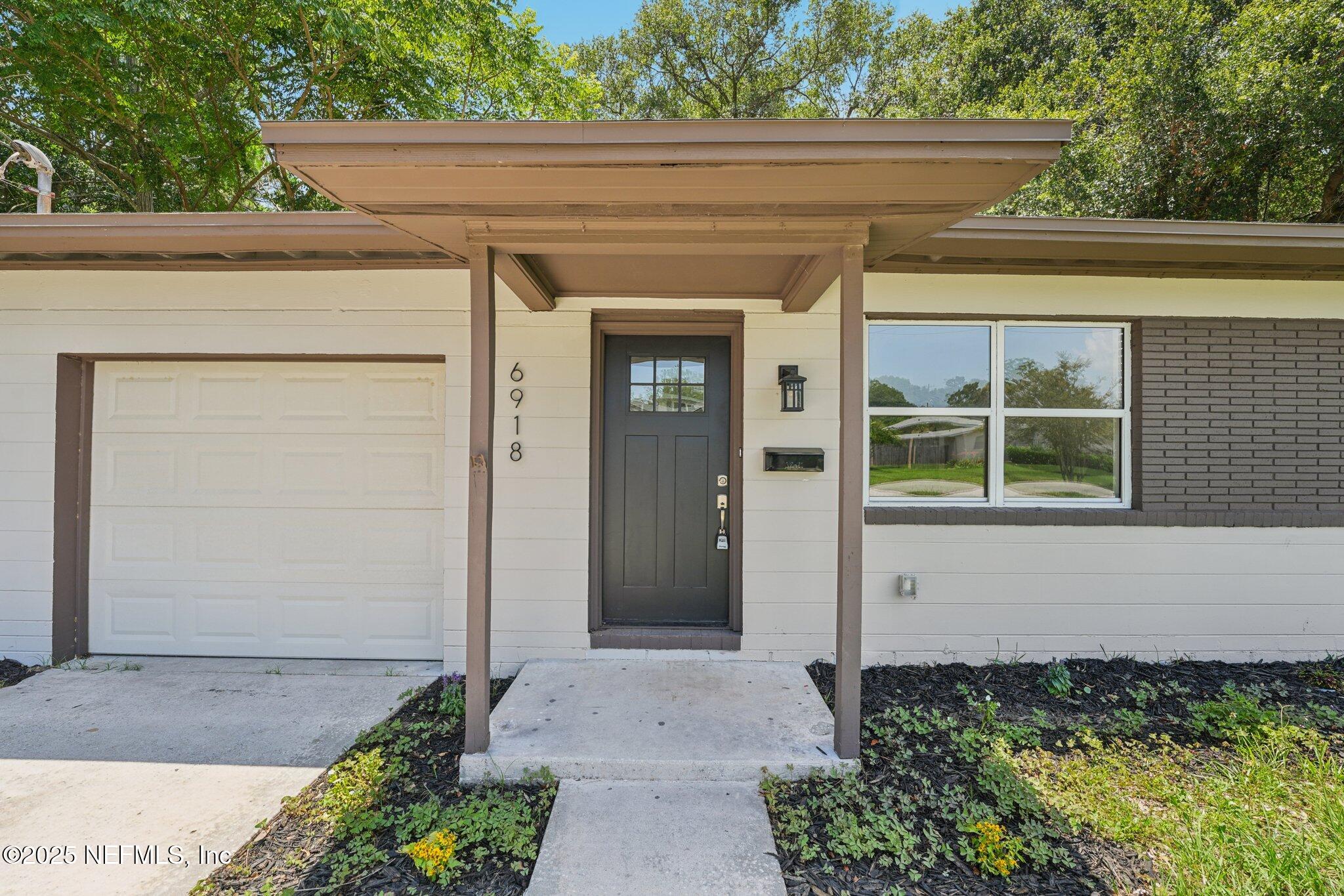 6918 GREENHOLLY Drive