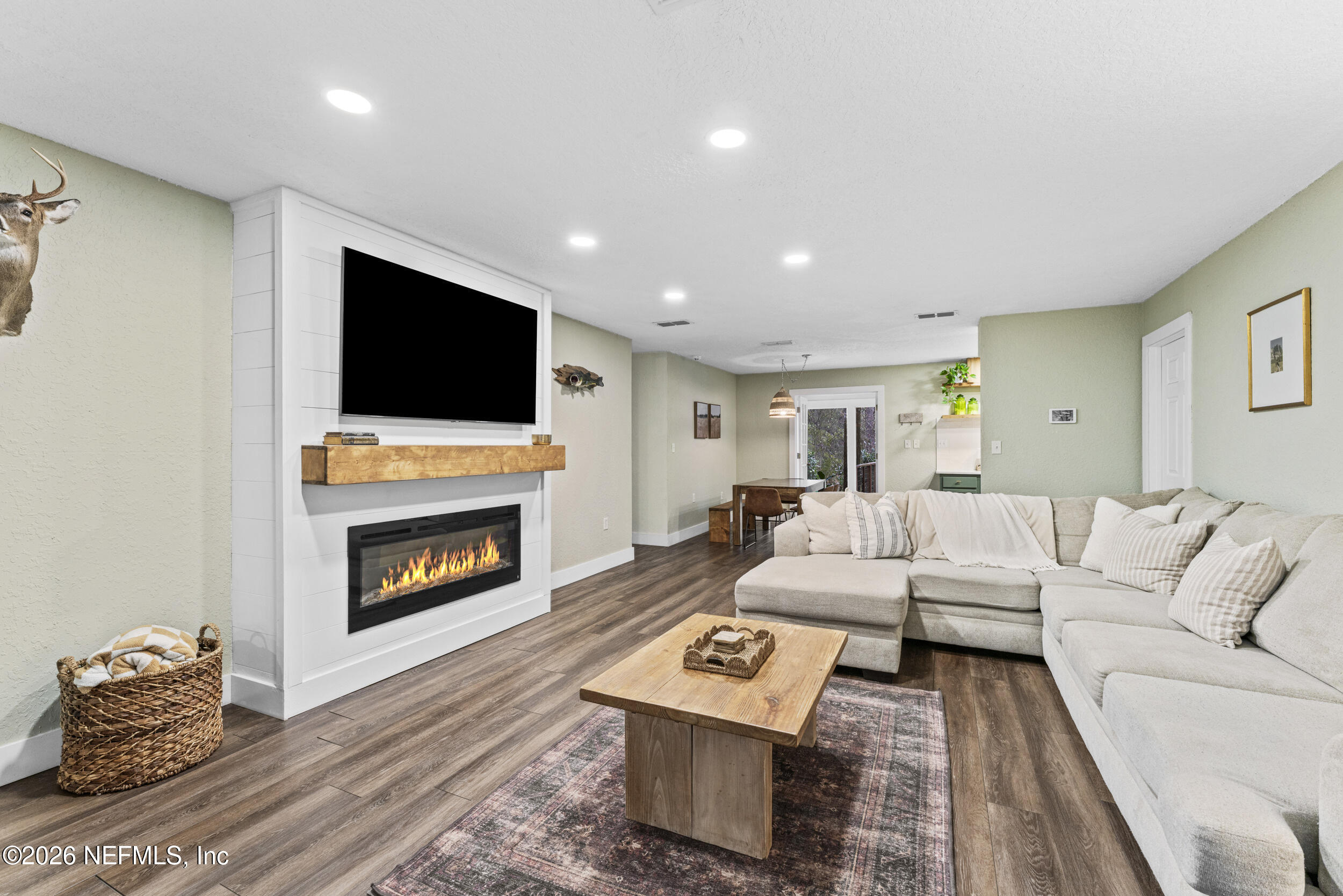 553 ARTHUR MOORE Drive