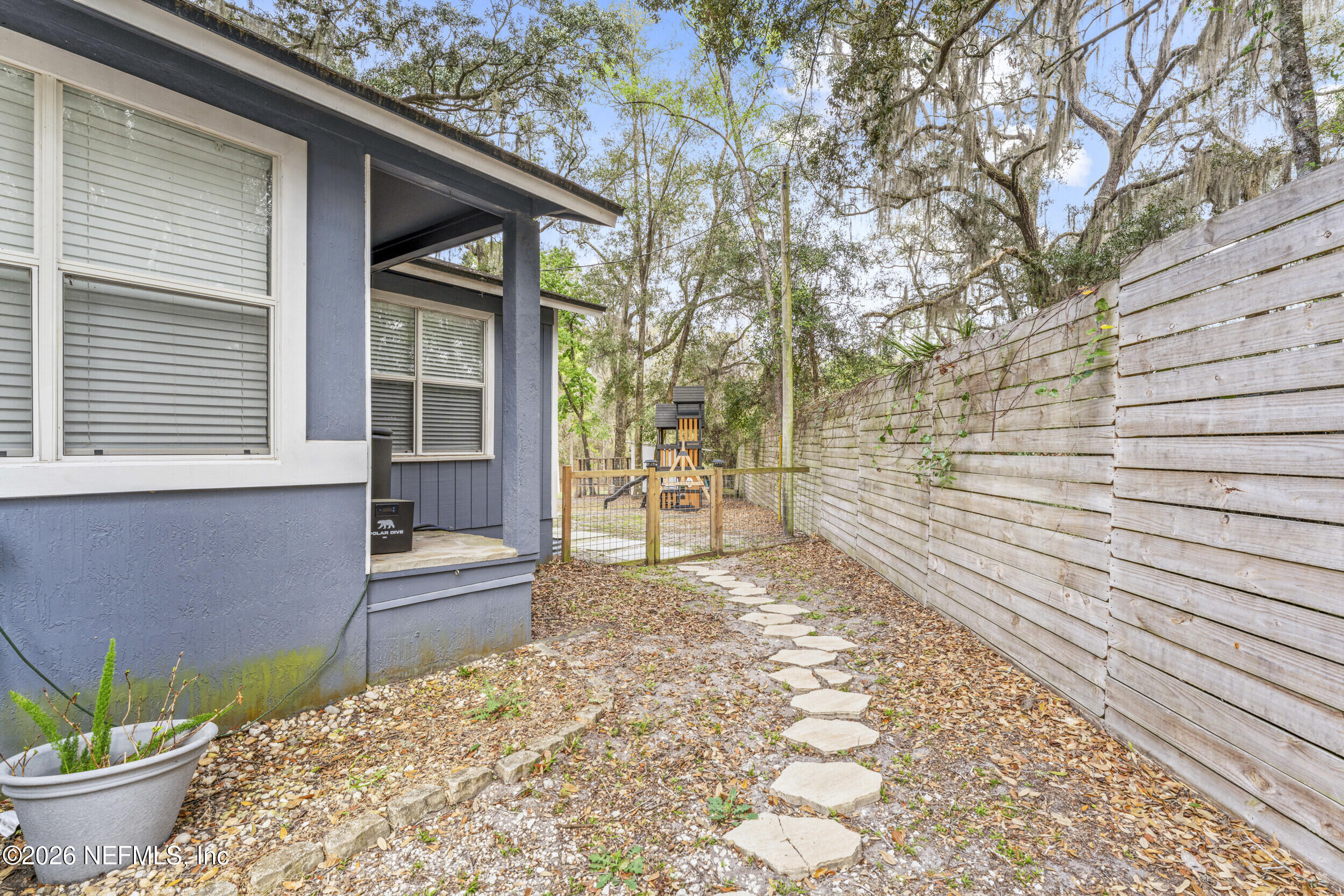 553 ARTHUR MOORE Drive