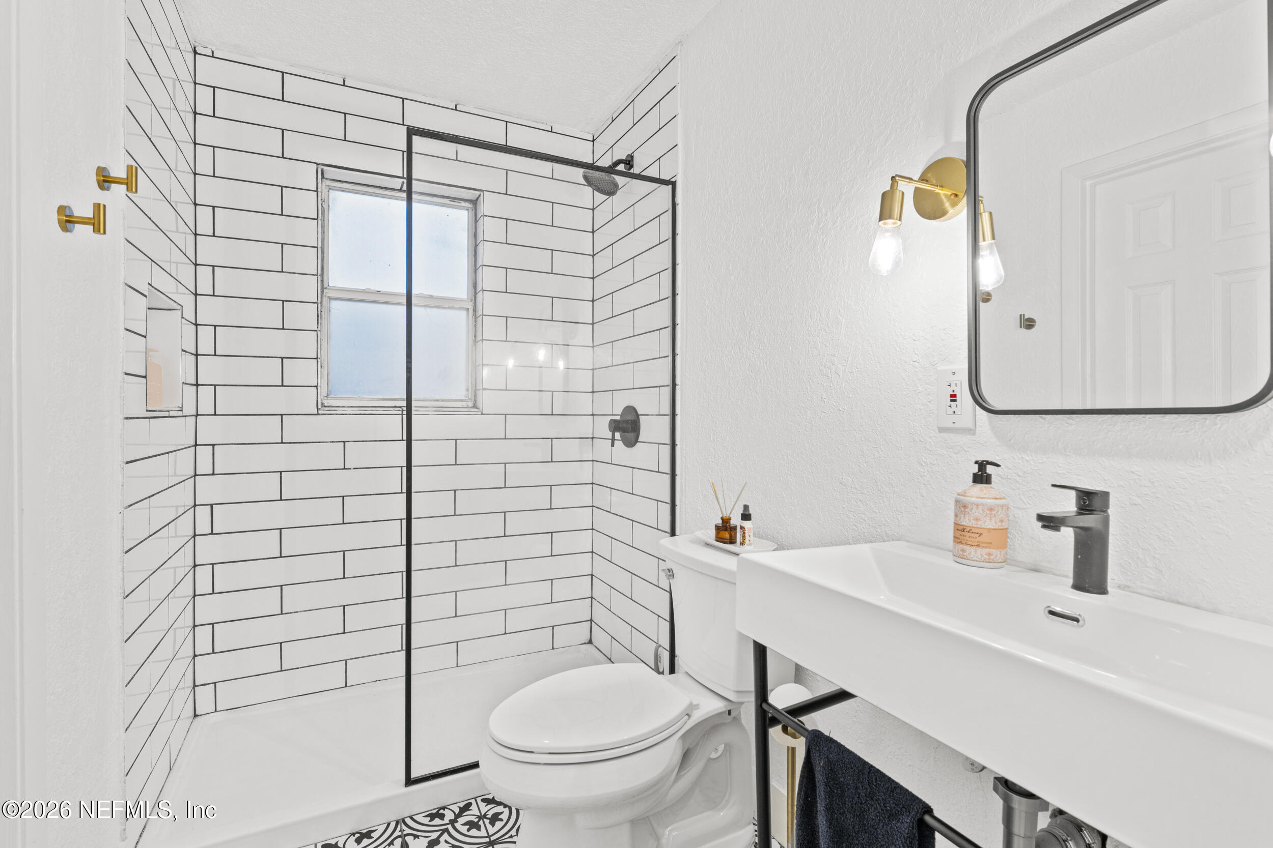 553 ARTHUR MOORE Drive