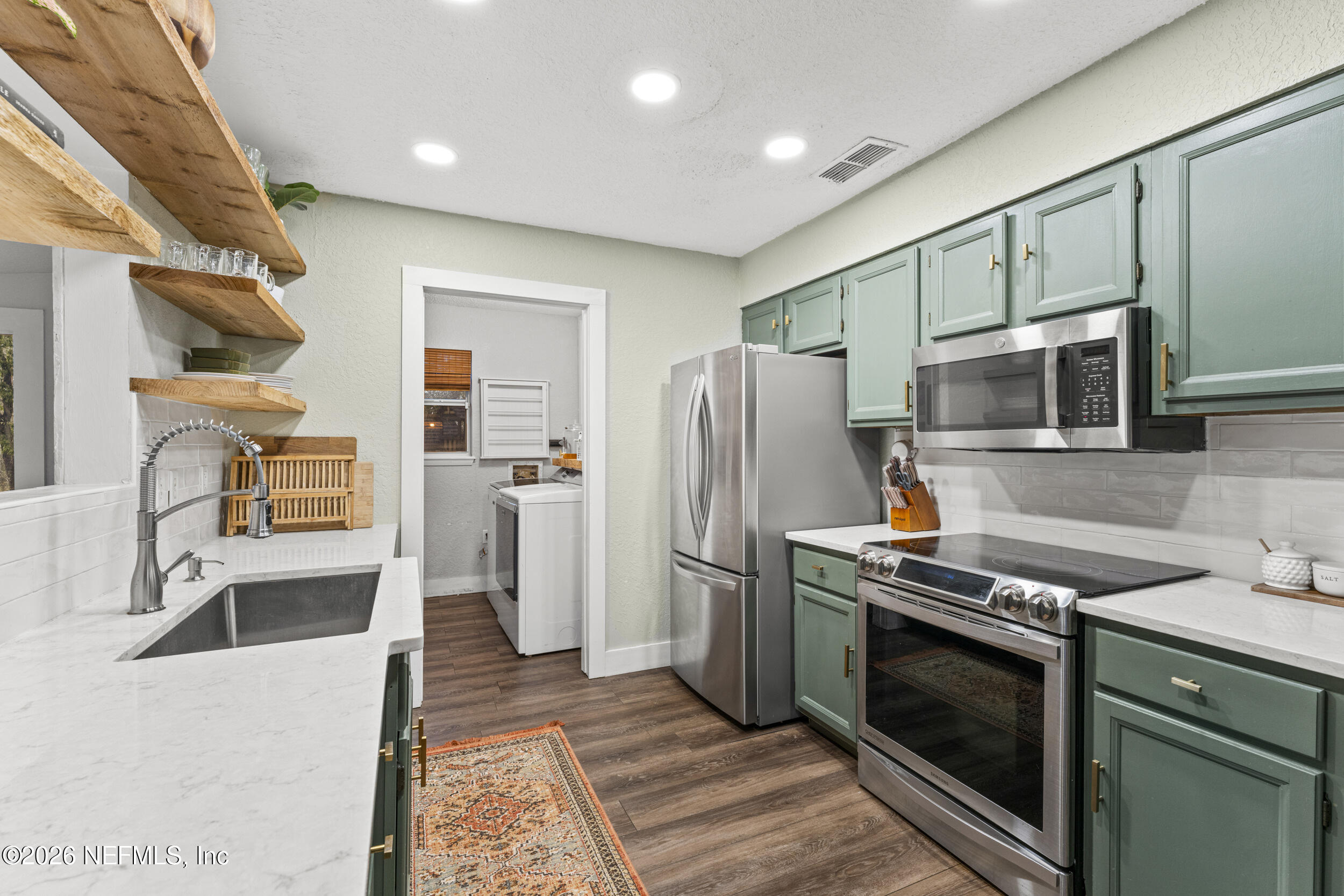 553 ARTHUR MOORE Drive