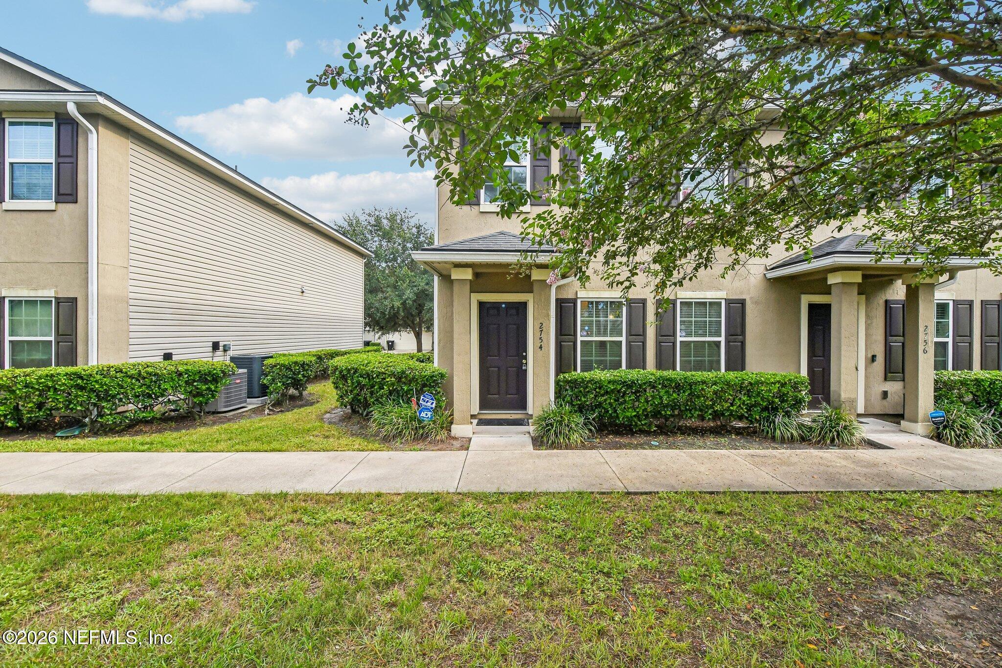 2754 HOLLYBROOK Lane