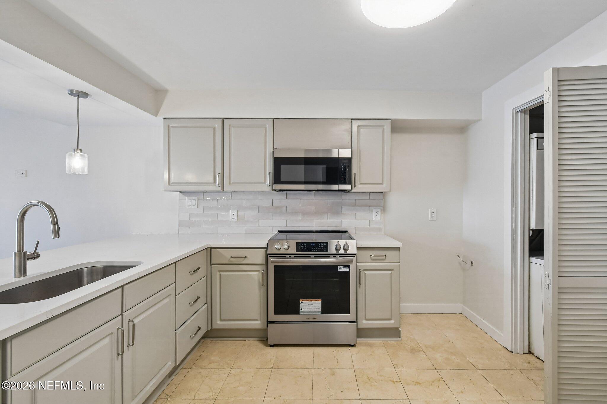 6000 SAN JOSE Boulevard 4-C