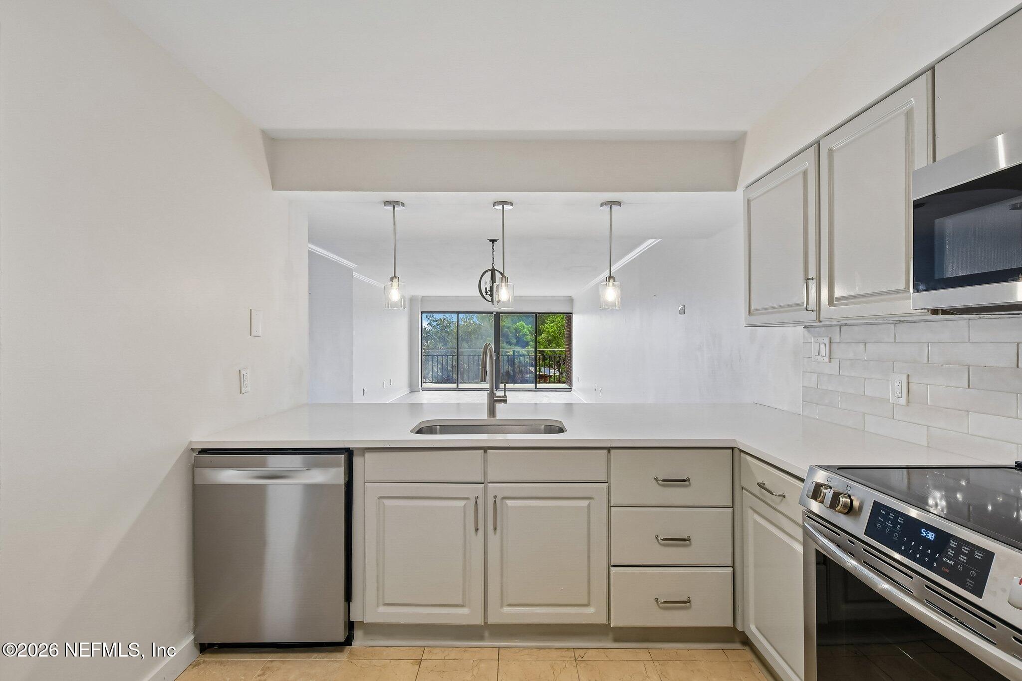 6000 SAN JOSE Boulevard 4-C