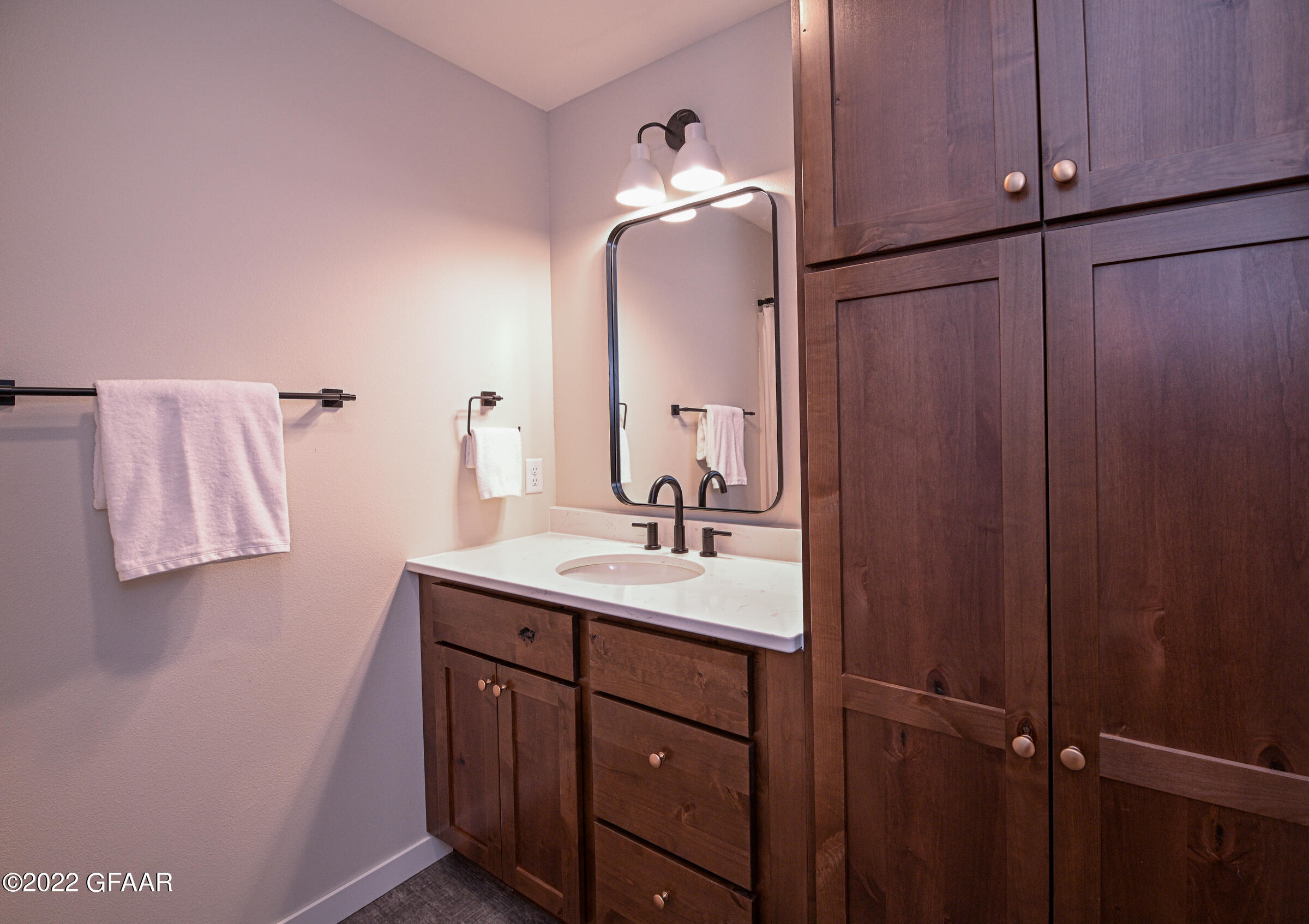 4424 EDGEWOOD Lane