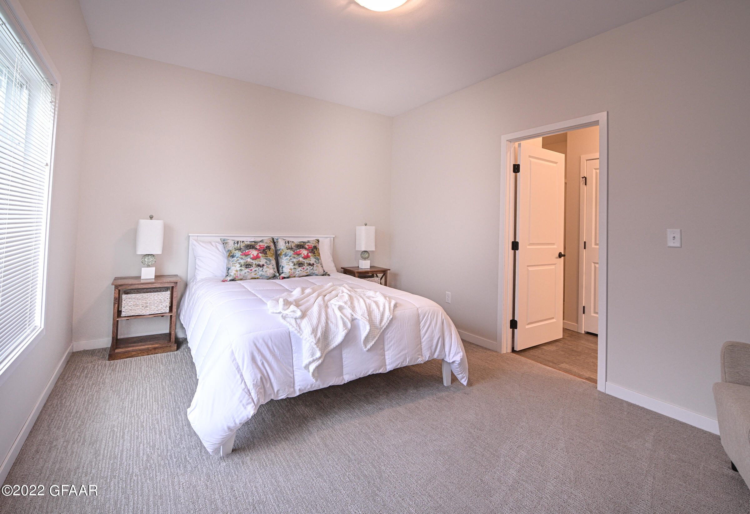 4425 EDGEWOOD Lane