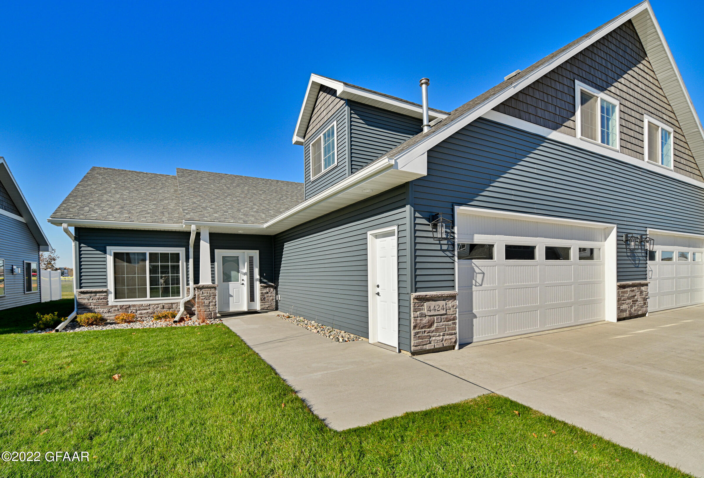 4425 EDGEWOOD Lane