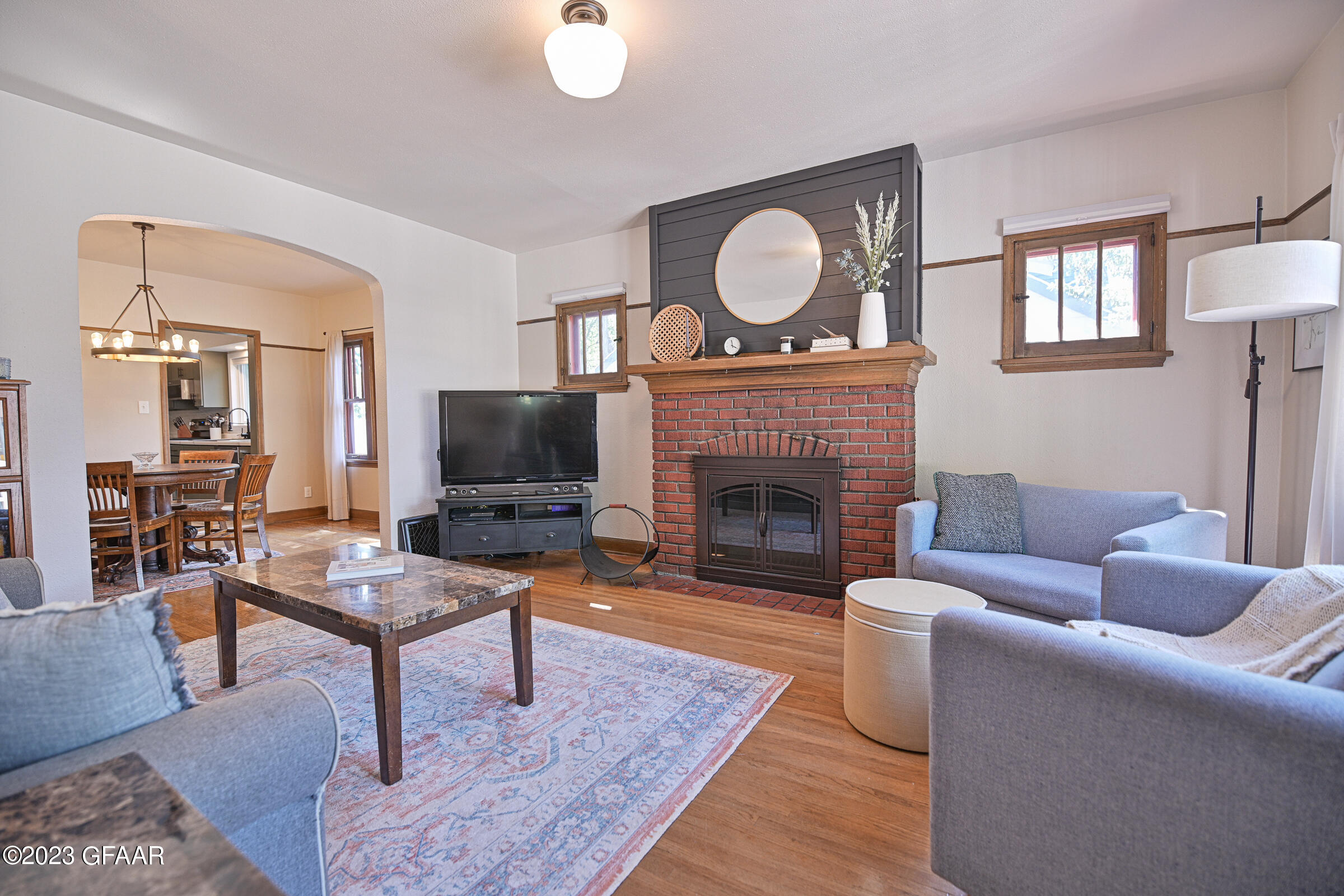 2109 UNIVERSITY Avenue