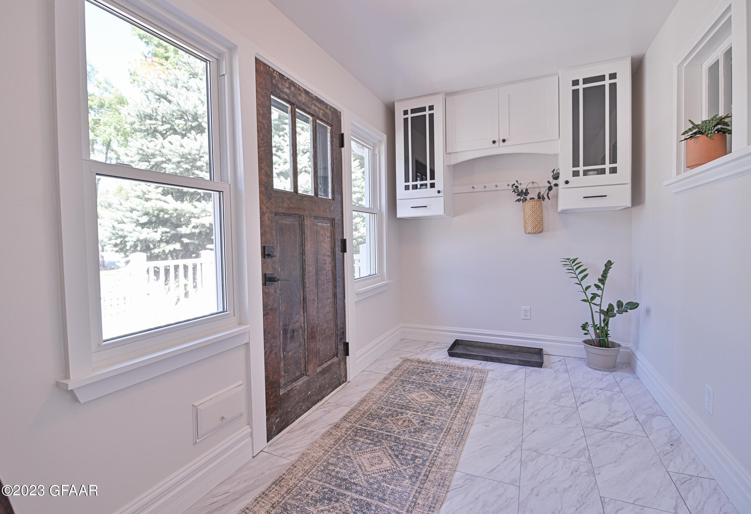 2109 UNIVERSITY Avenue