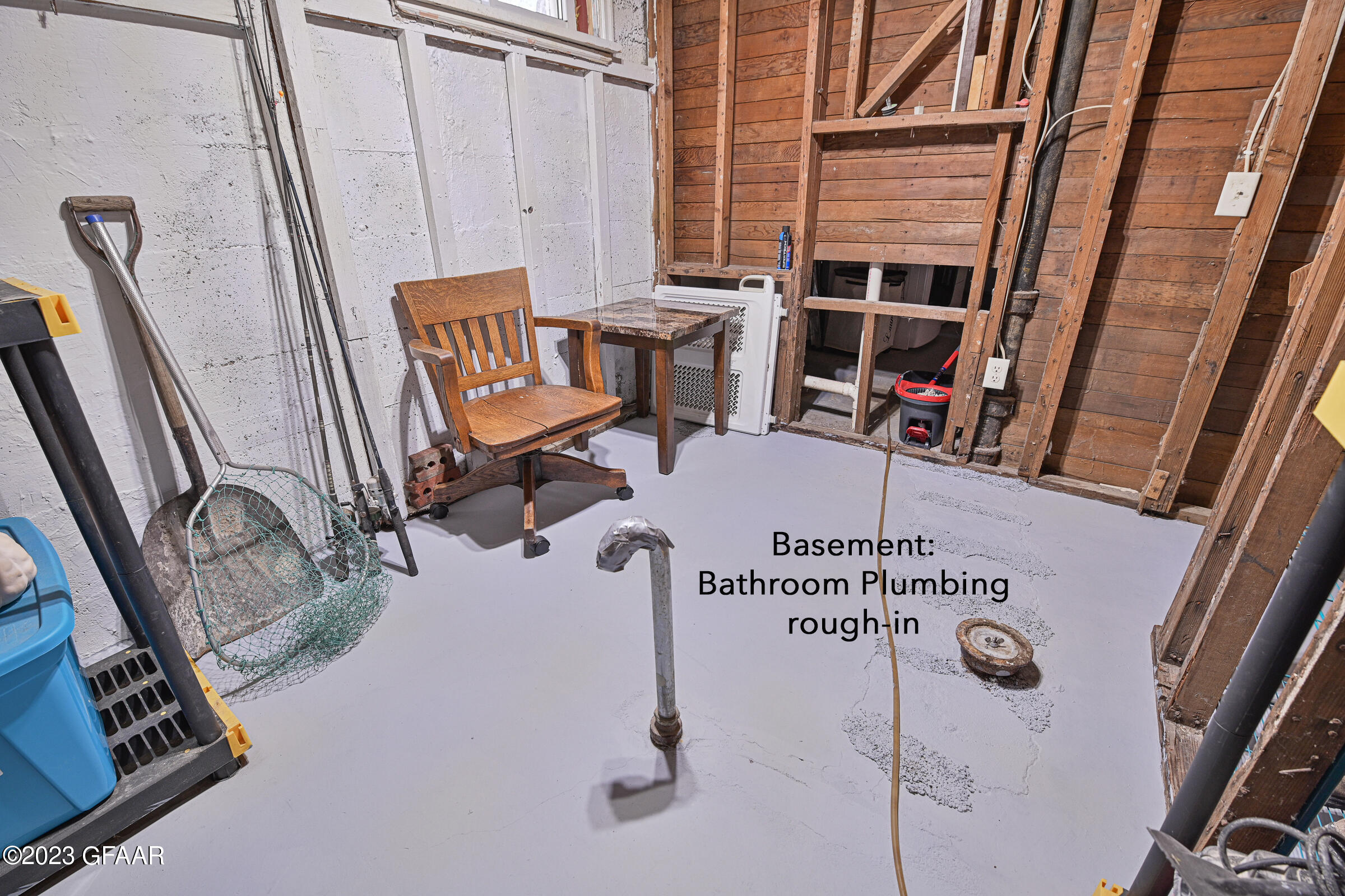 2109 UNIVERSITY Avenue