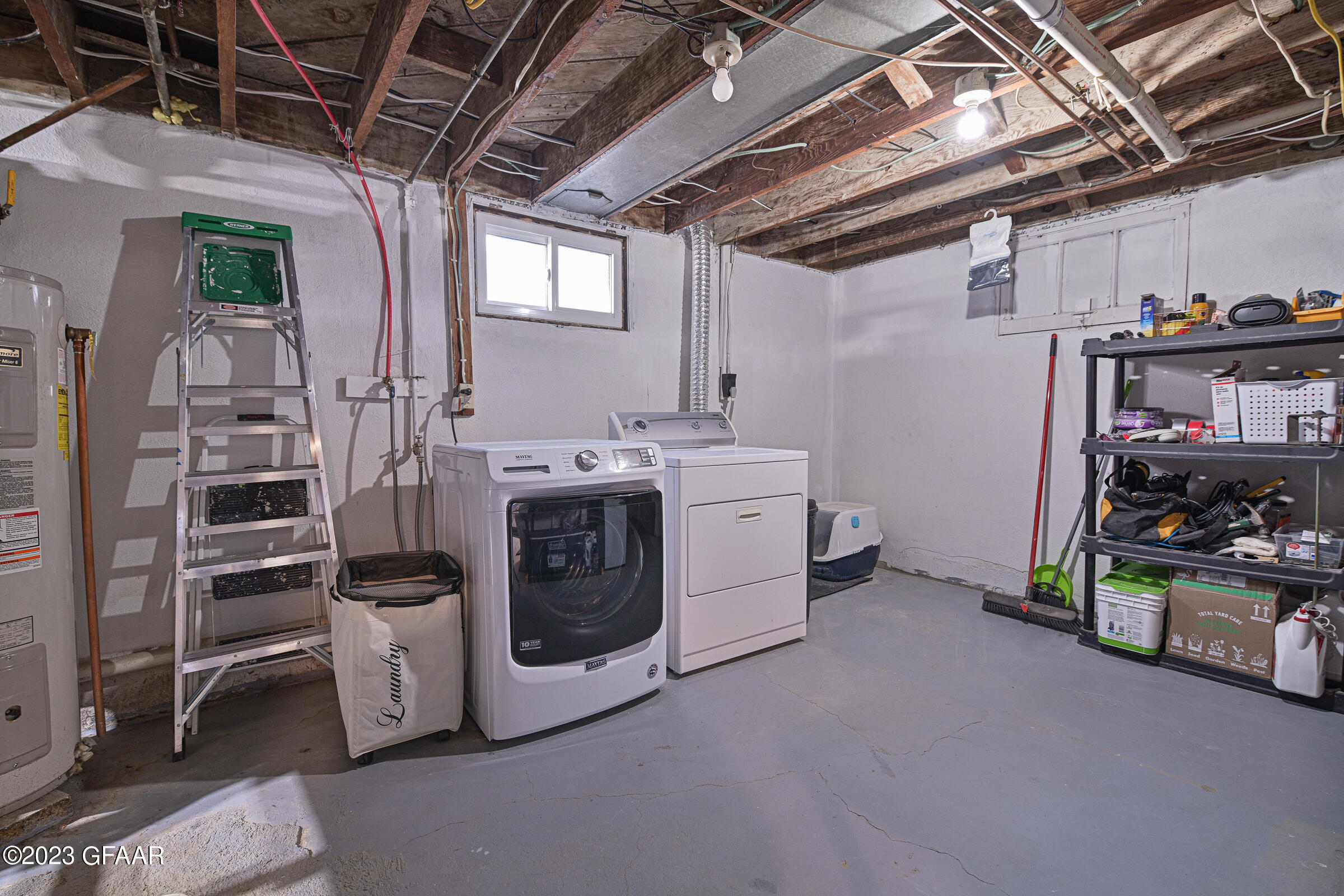 2109 UNIVERSITY Avenue