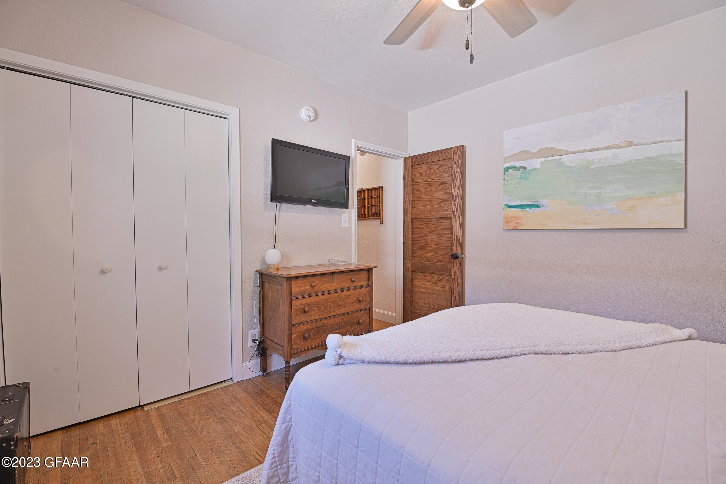 2109 UNIVERSITY Avenue